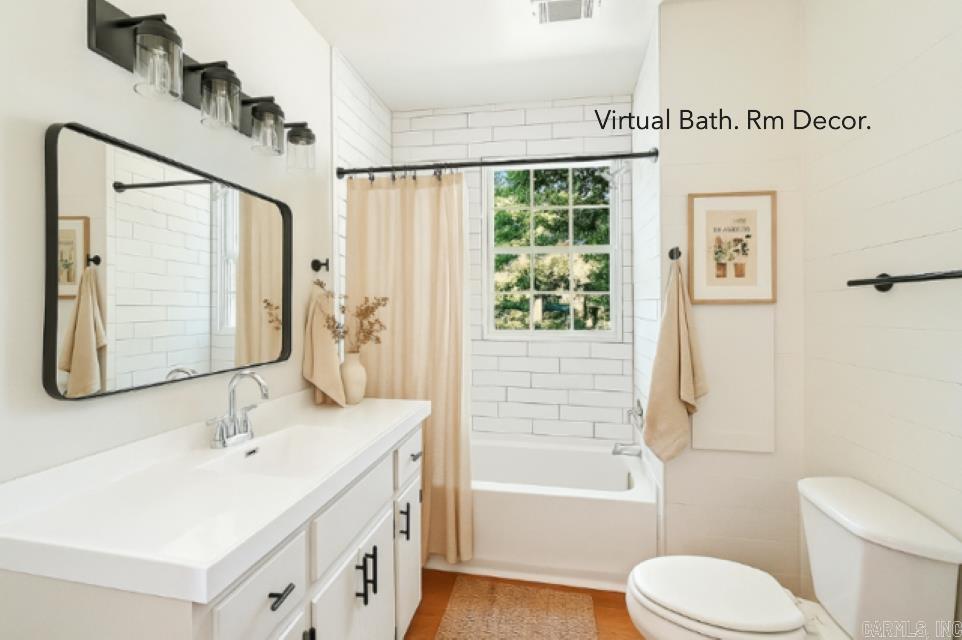 707 N West Street Morrilton, AR 72110