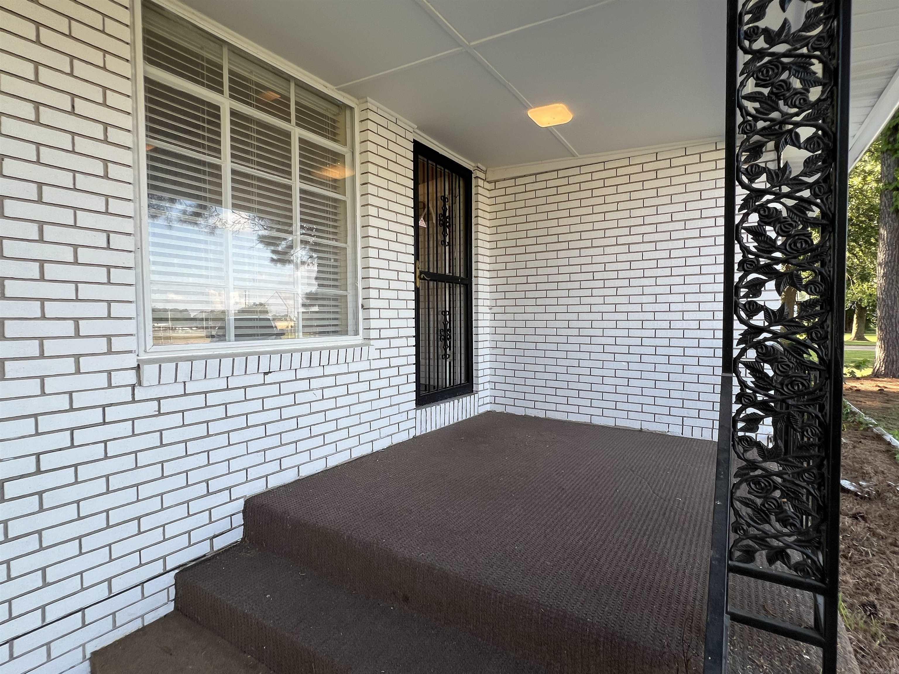 115 N Crest Trumann, AR 72472