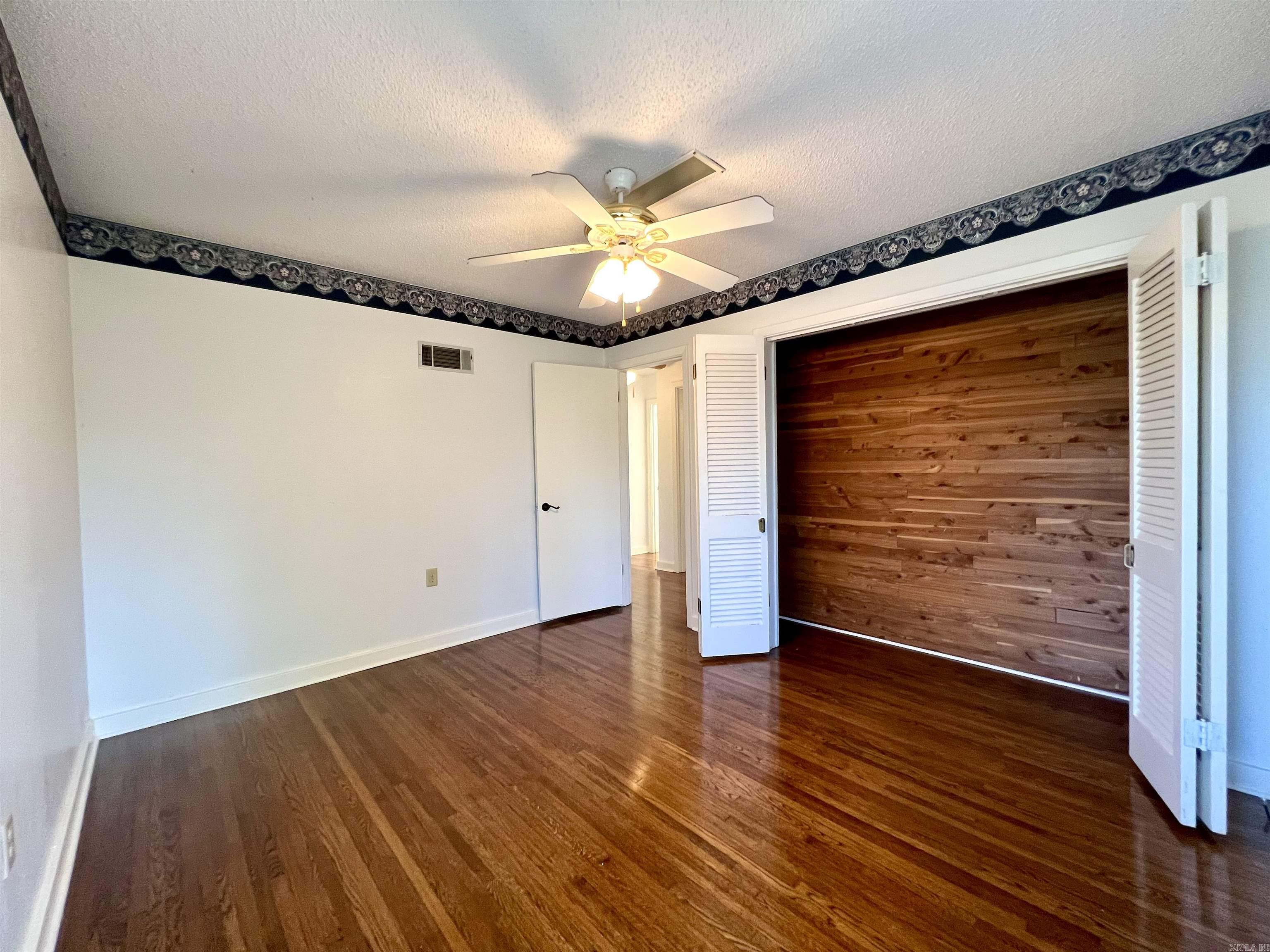 115 N Crest Trumann, AR 72472