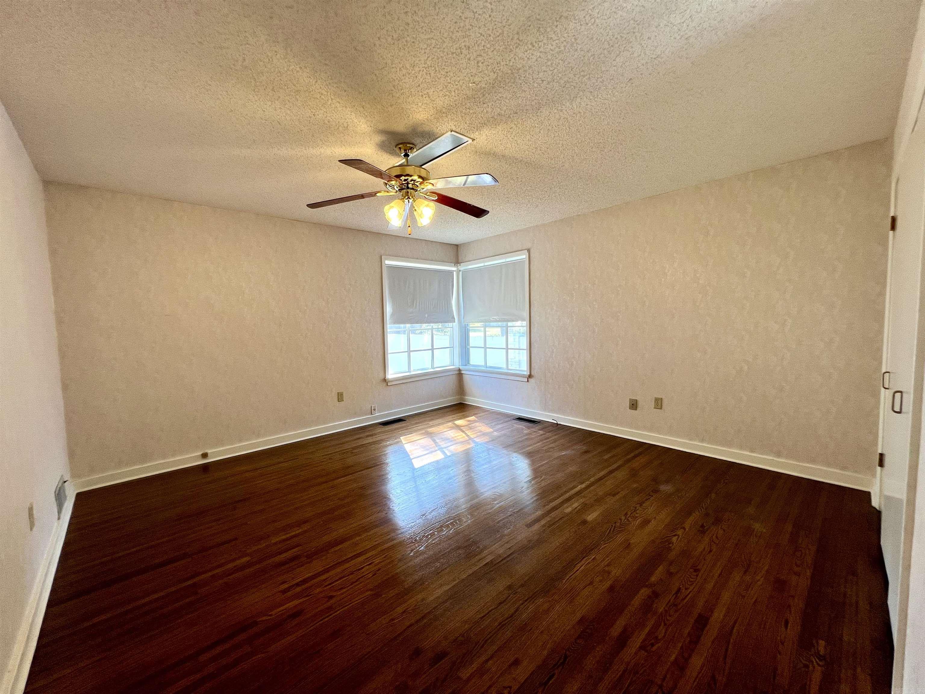 115 N Crest Trumann, AR 72472