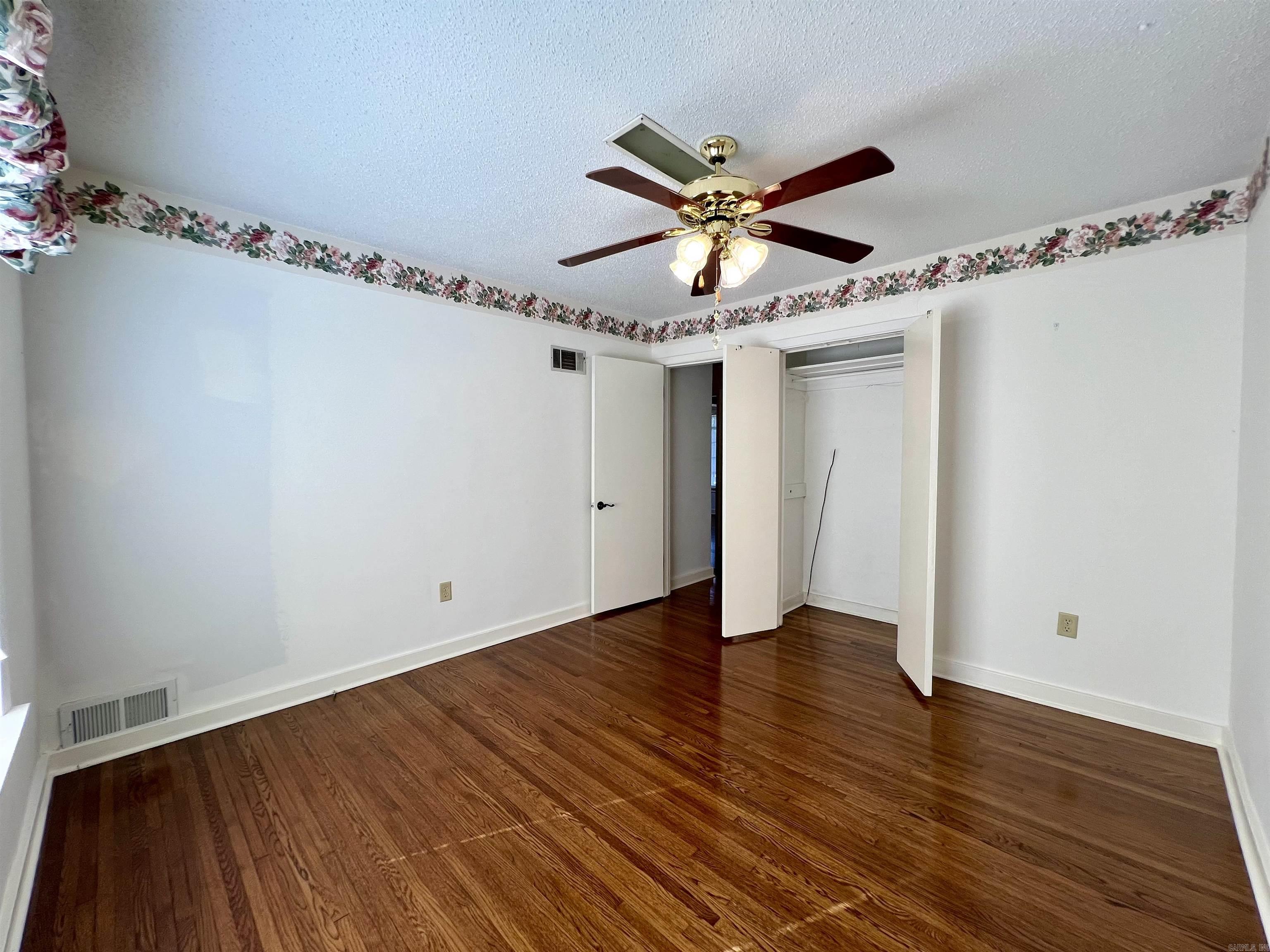 115 N Crest Trumann, AR 72472