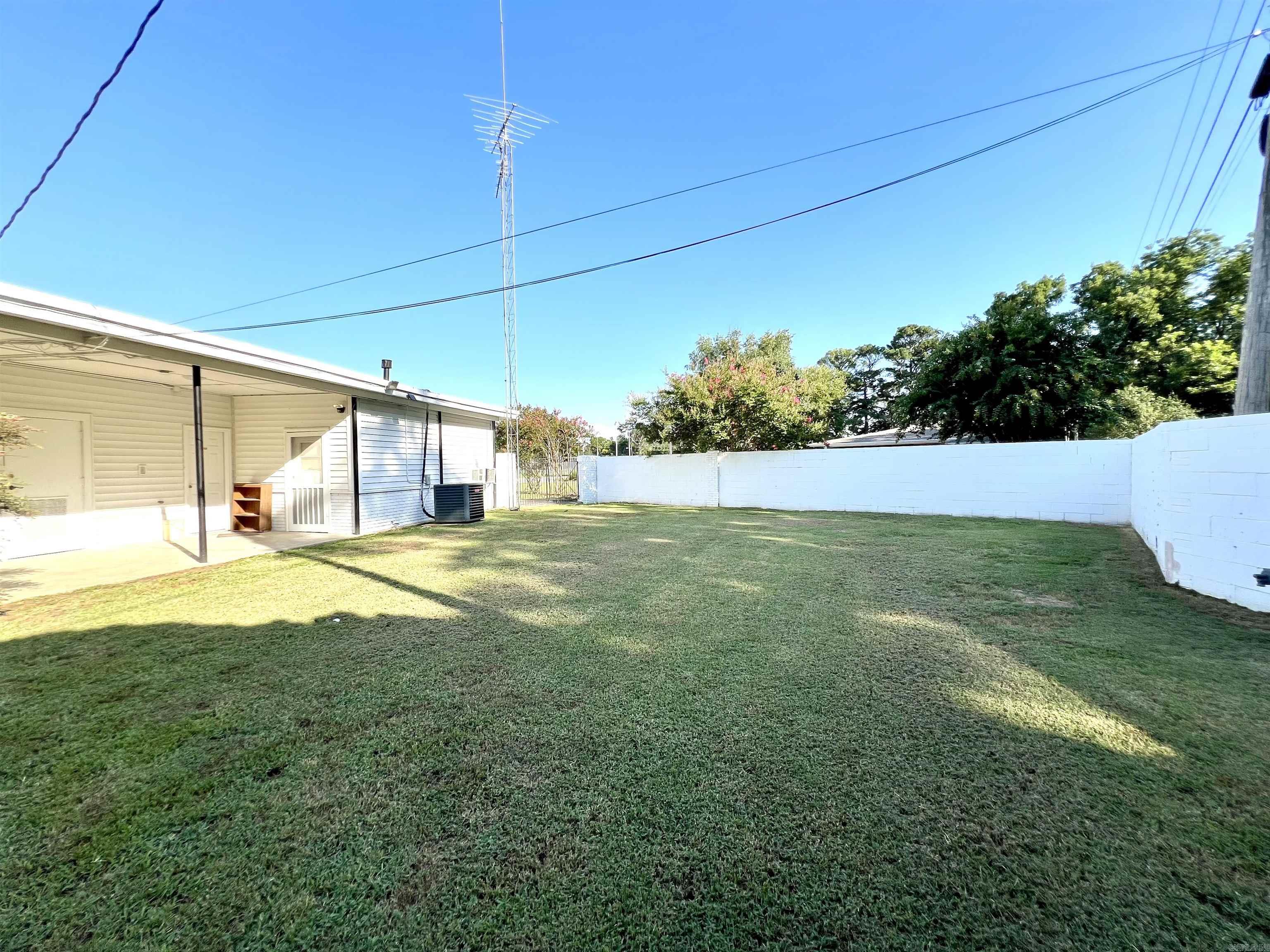 115 N Crest Trumann, AR 72472