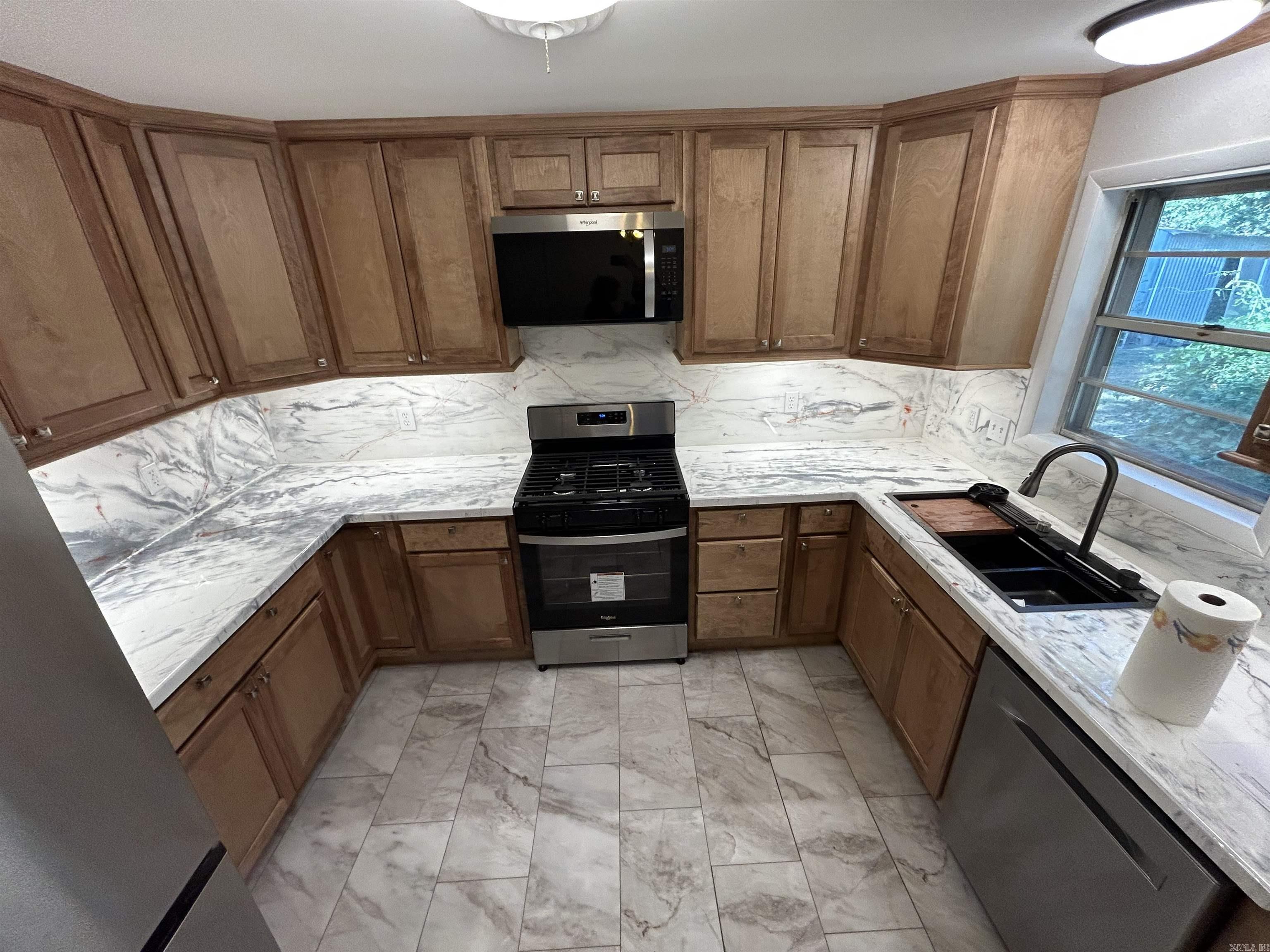 1102 N Lowe St  Stuttgart, AR