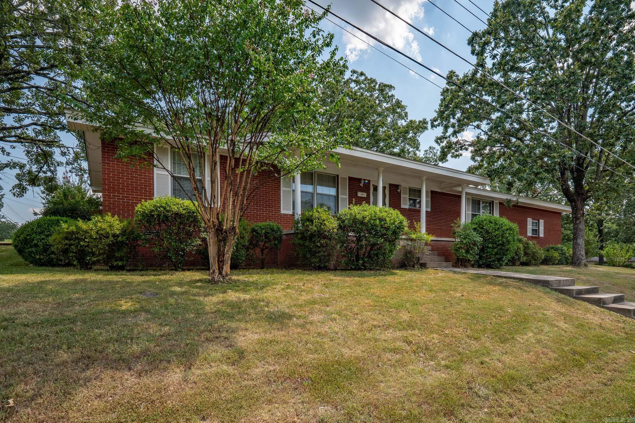 2500 North Drive North Little Rock, AR 72118