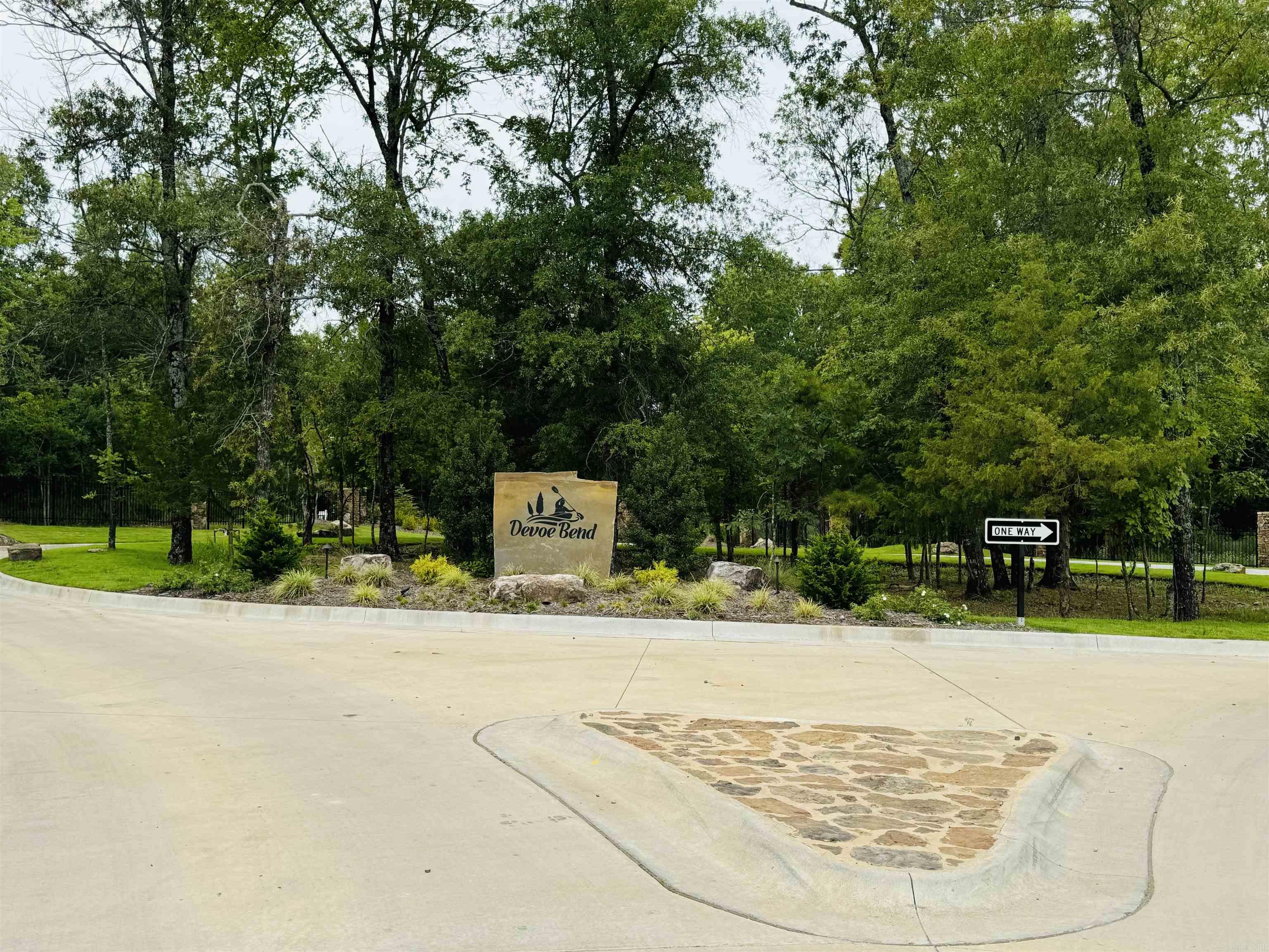 320 DEVOE BEND DRIVE  Maumelle, AR