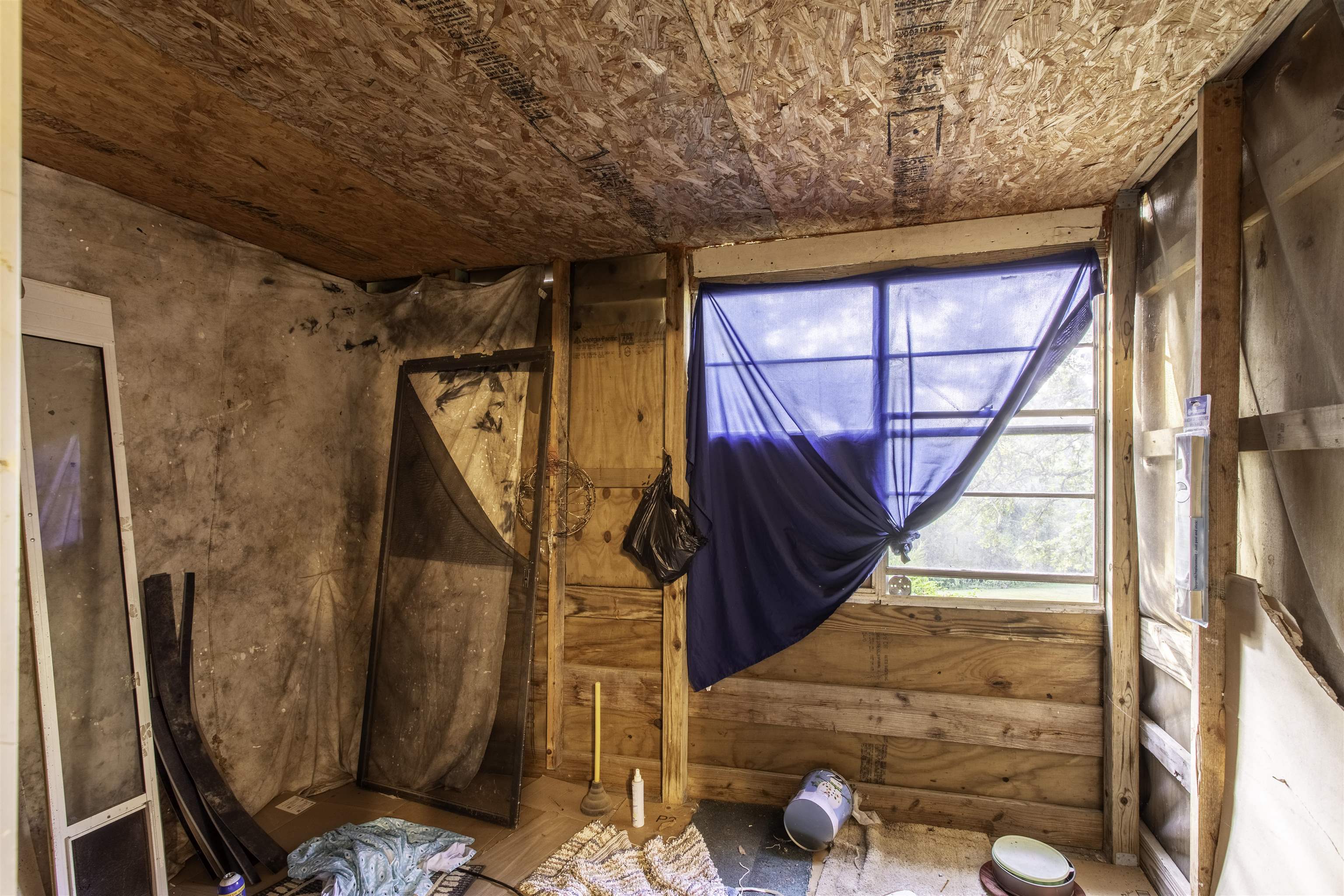 1 Lawrence 244 Road Powhatan, AR 72458