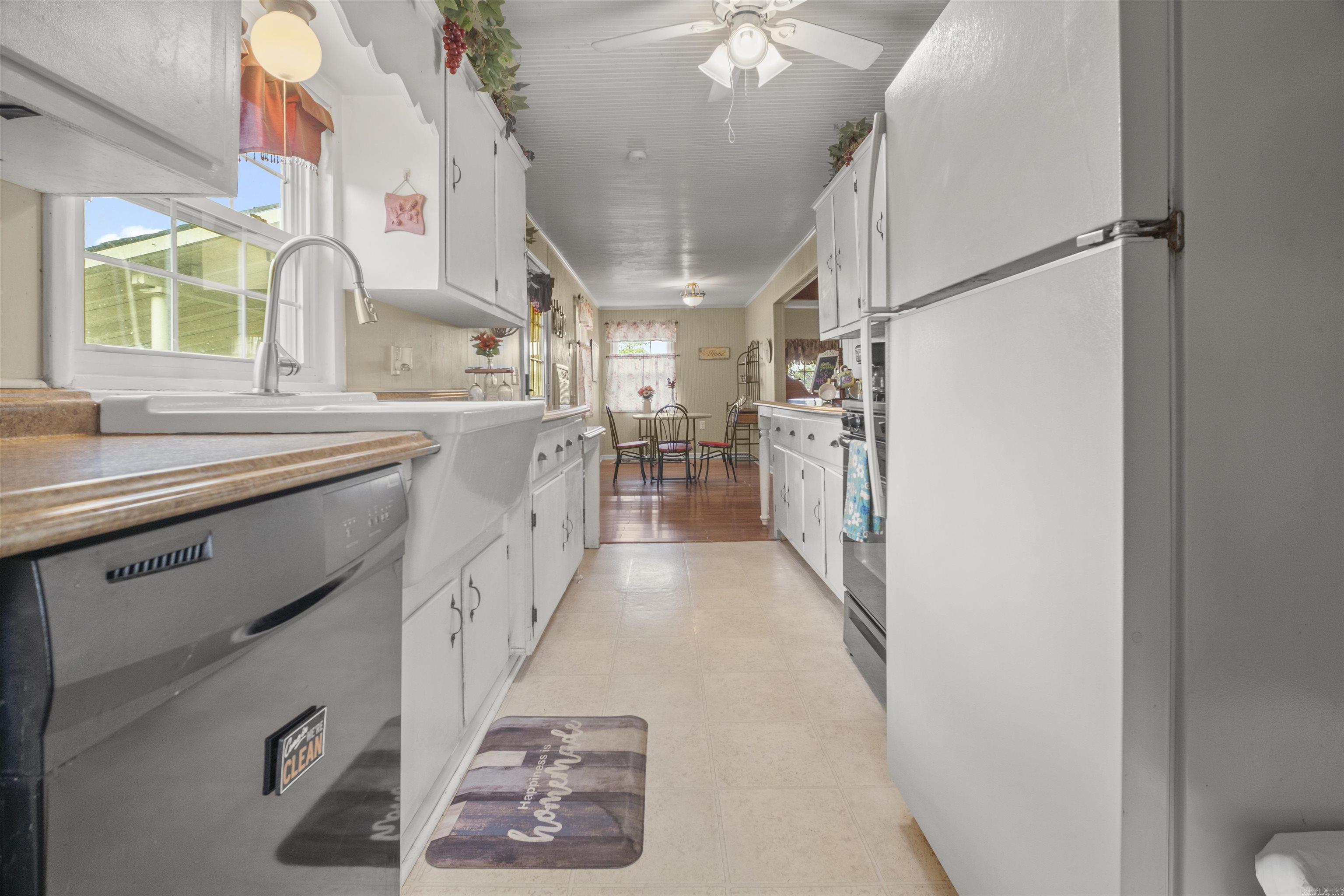 99 Sandtown Road Morrilton, AR 72110