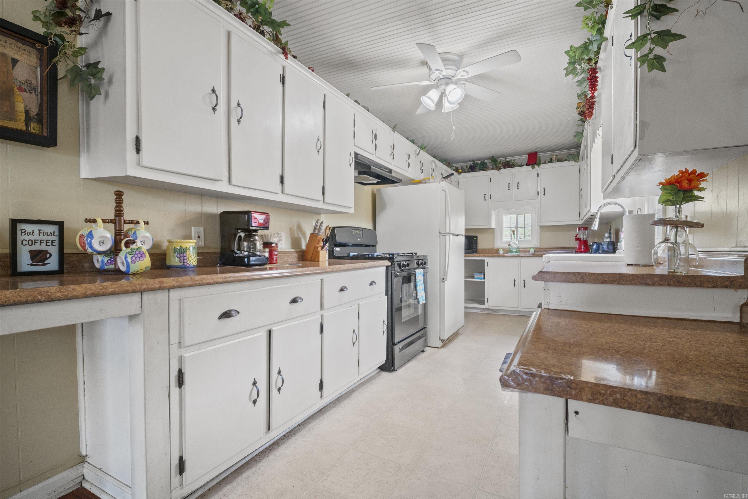 99 Sandtown Road Morrilton, AR 72110