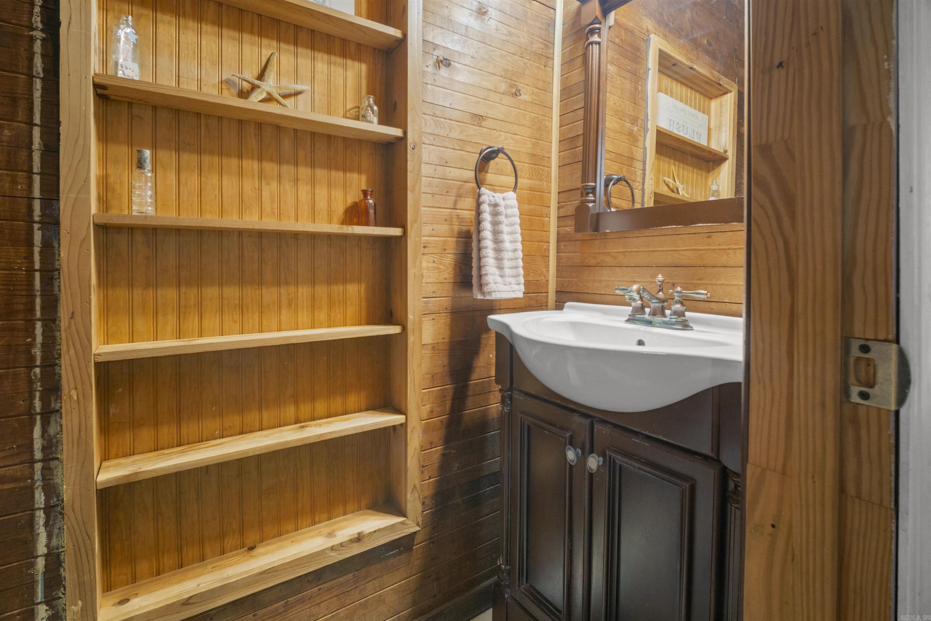 99 Sandtown Road Morrilton, AR 72110