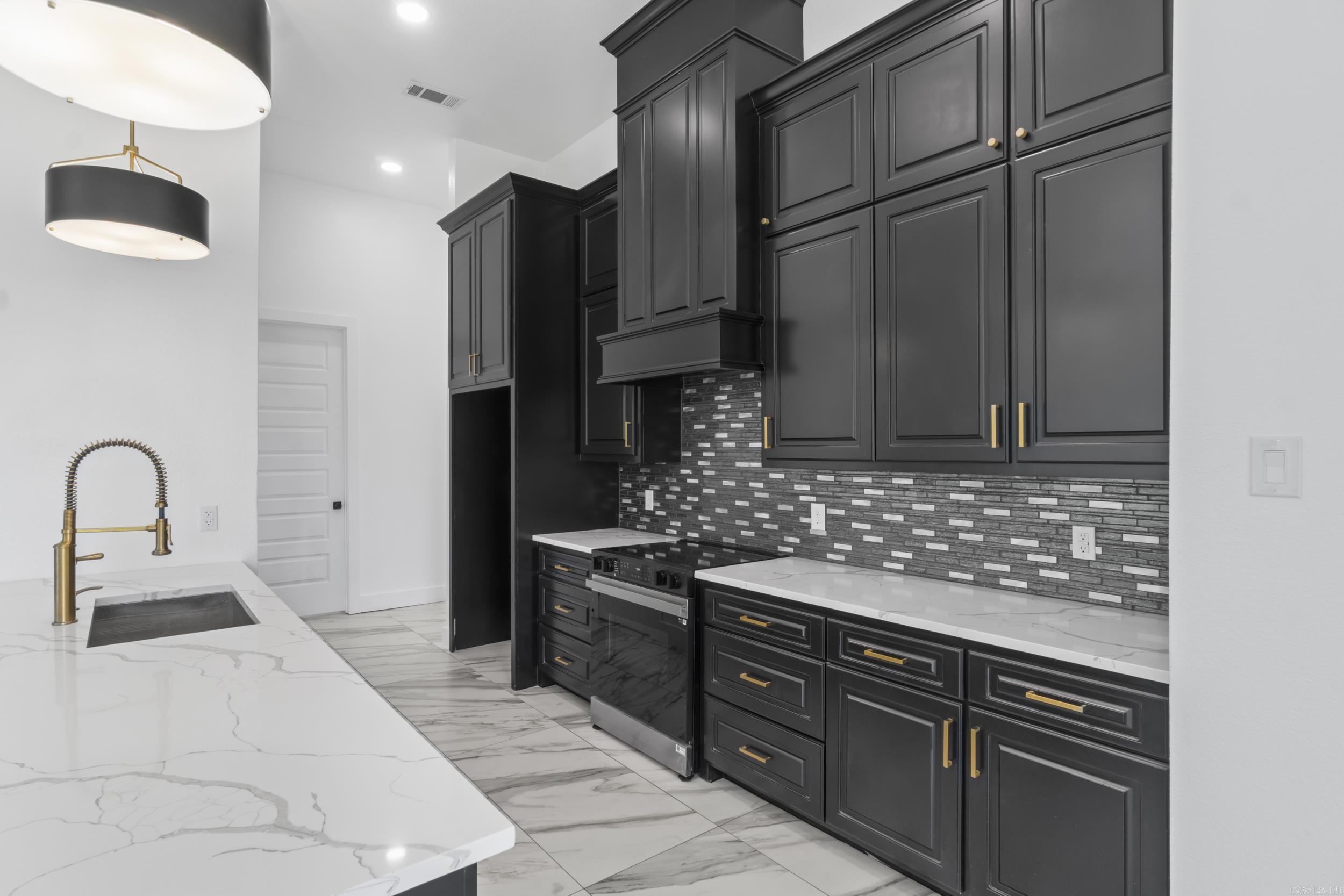 203 N Jeff Davis Avenue Jacksonville, AR 72076