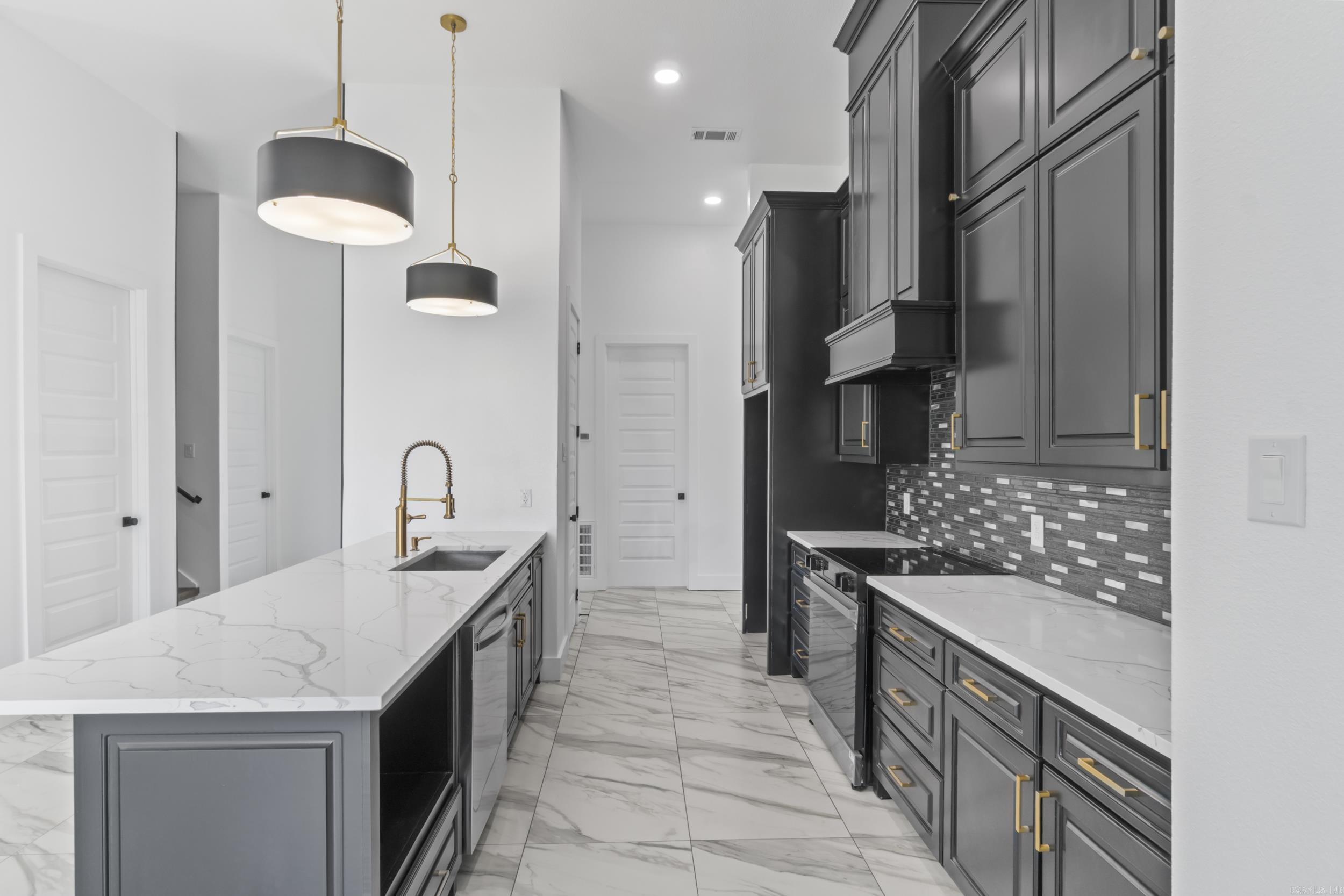 203 N Jeff Davis Avenue Jacksonville, AR 72076