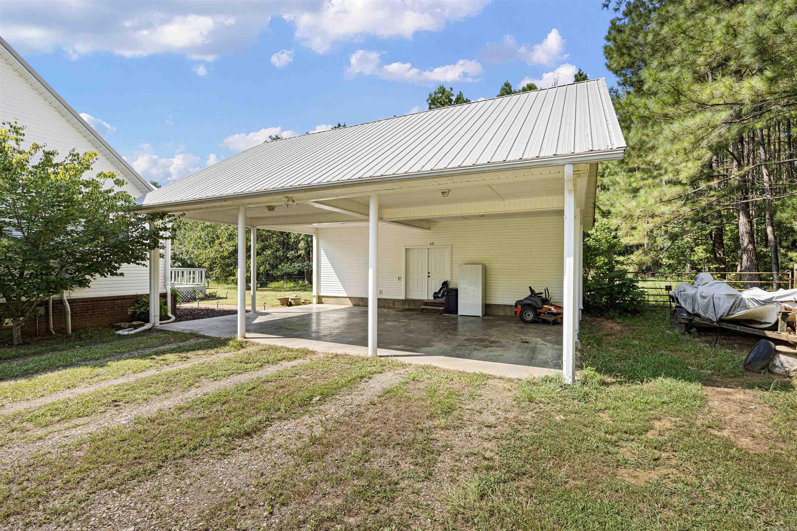 2000 County Road 4200  Clarksville, AR