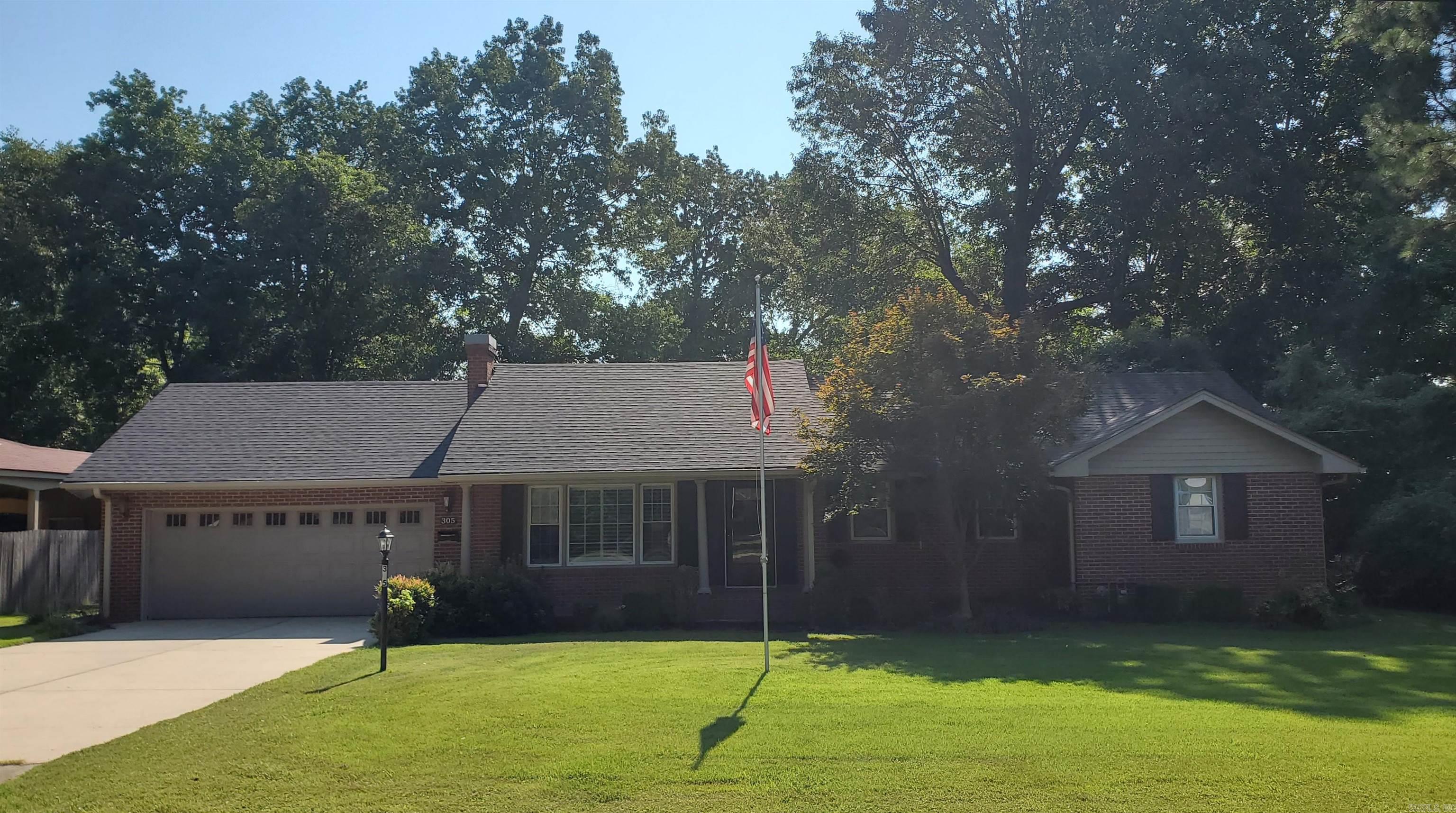 305 N 8th  Piggott, AR