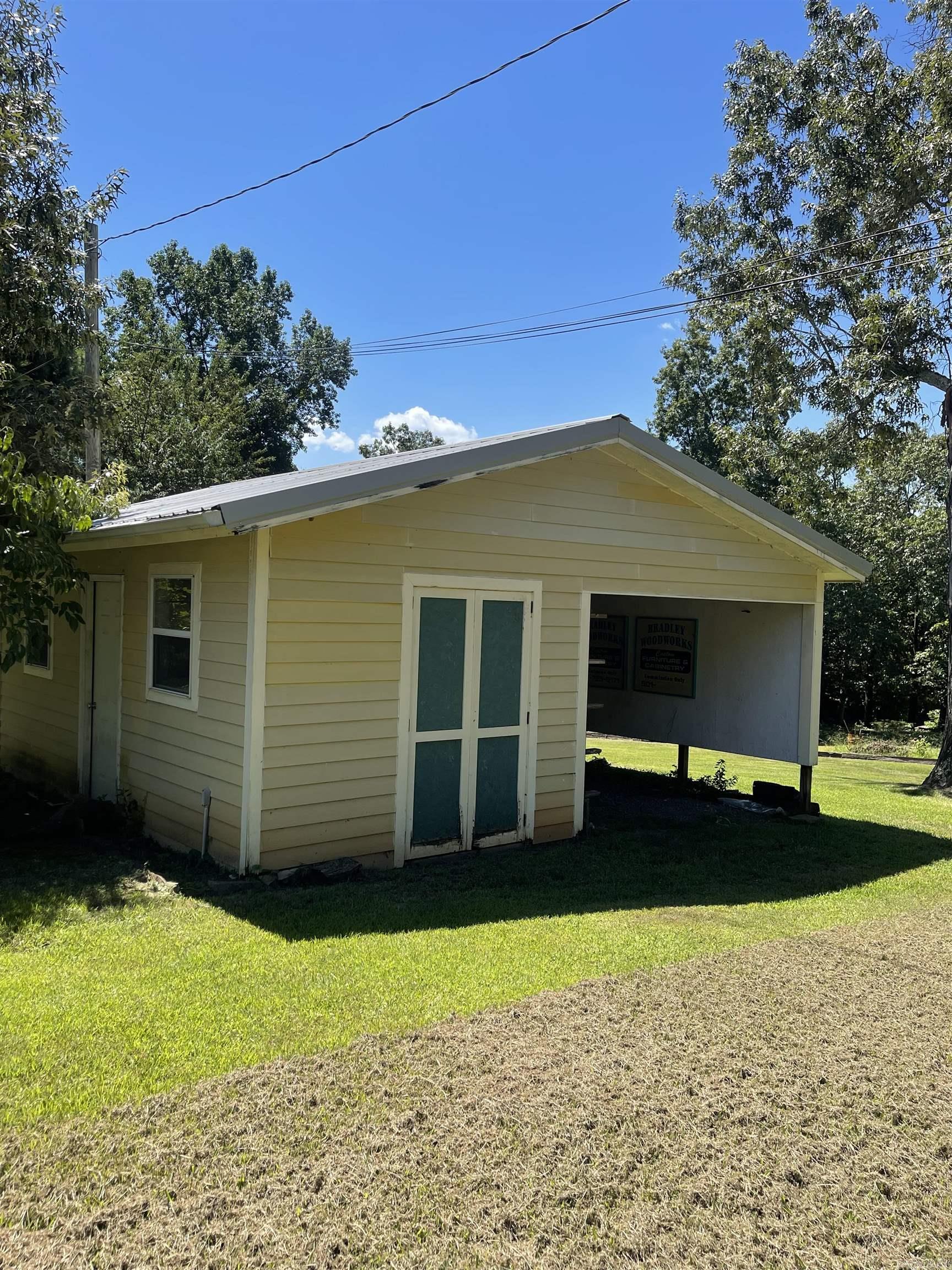 10249 Edgemont Rd.  Edgemont, AR