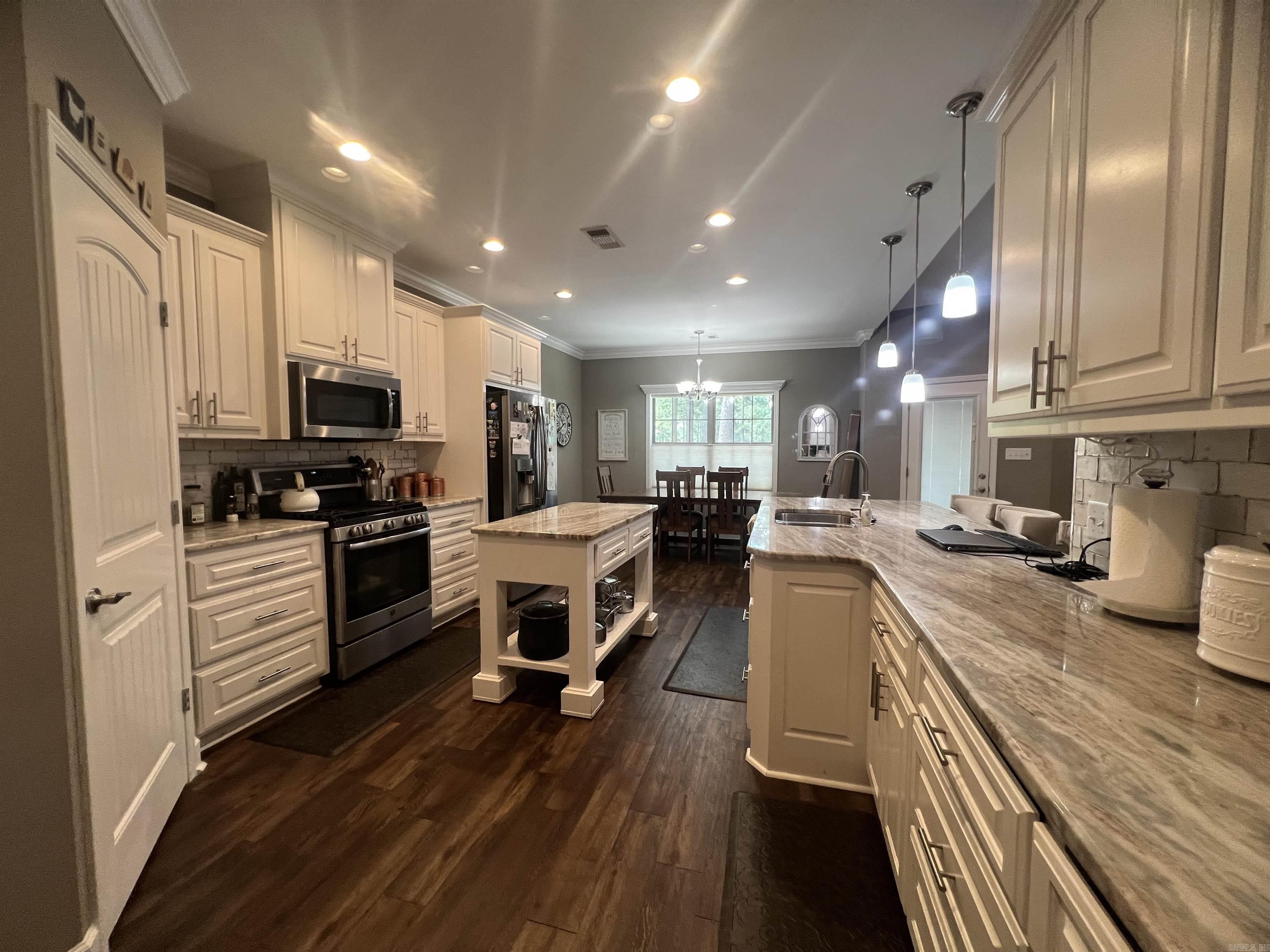 732 Mystic Creek Dr El Dorado, AR 71730