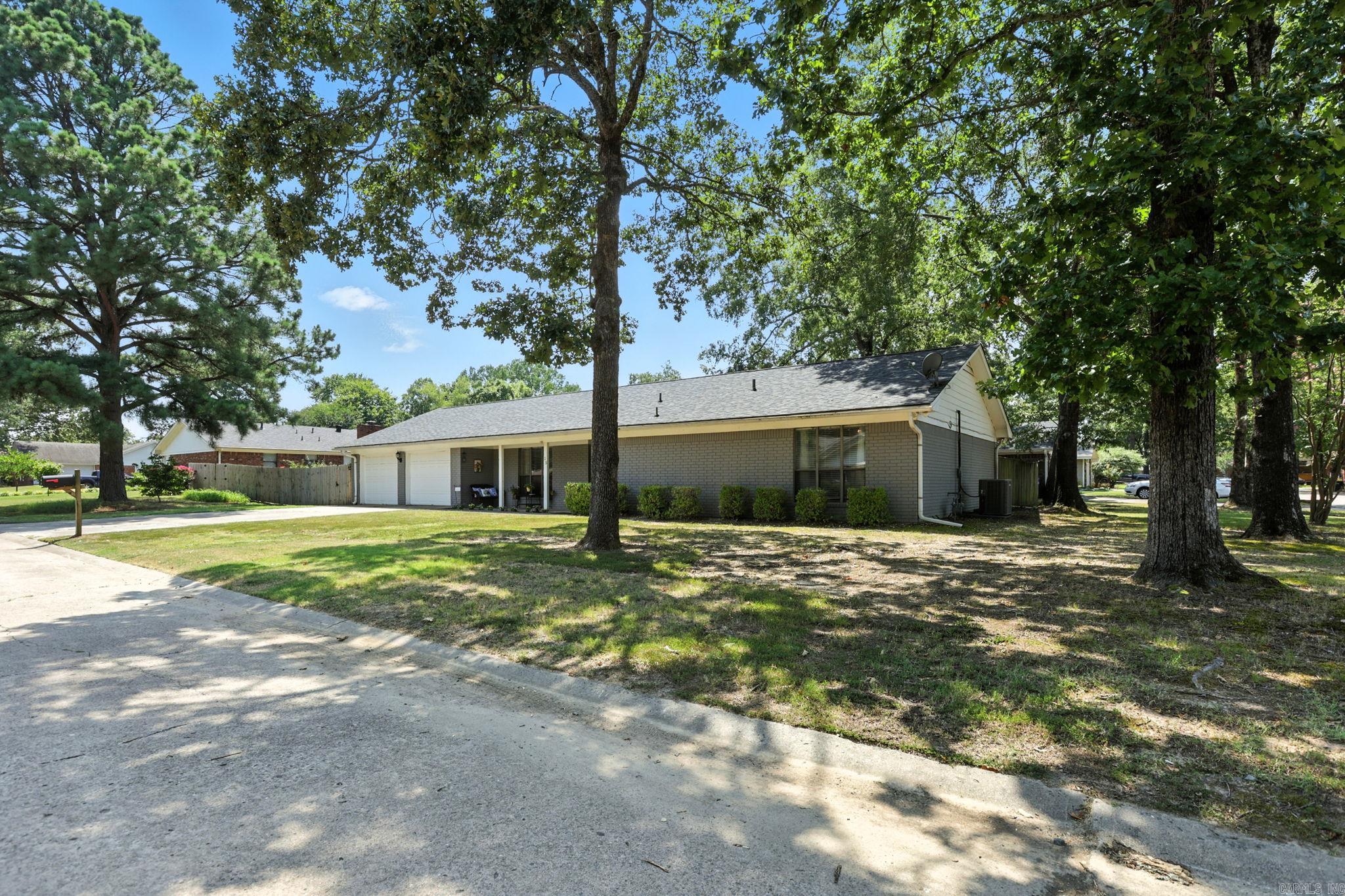 15 Brier Springs  Conway, AR
