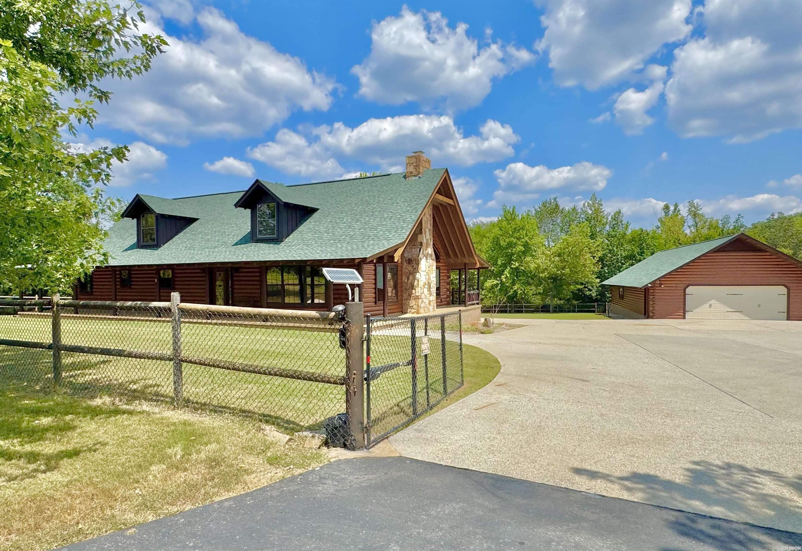 1646 Brady Mountain Road Royal, AR 71968