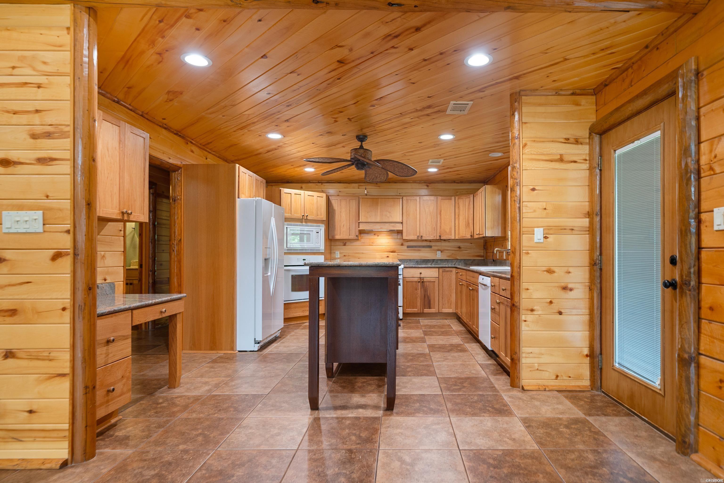 1646 Brady Mountain Road Royal, AR 71968