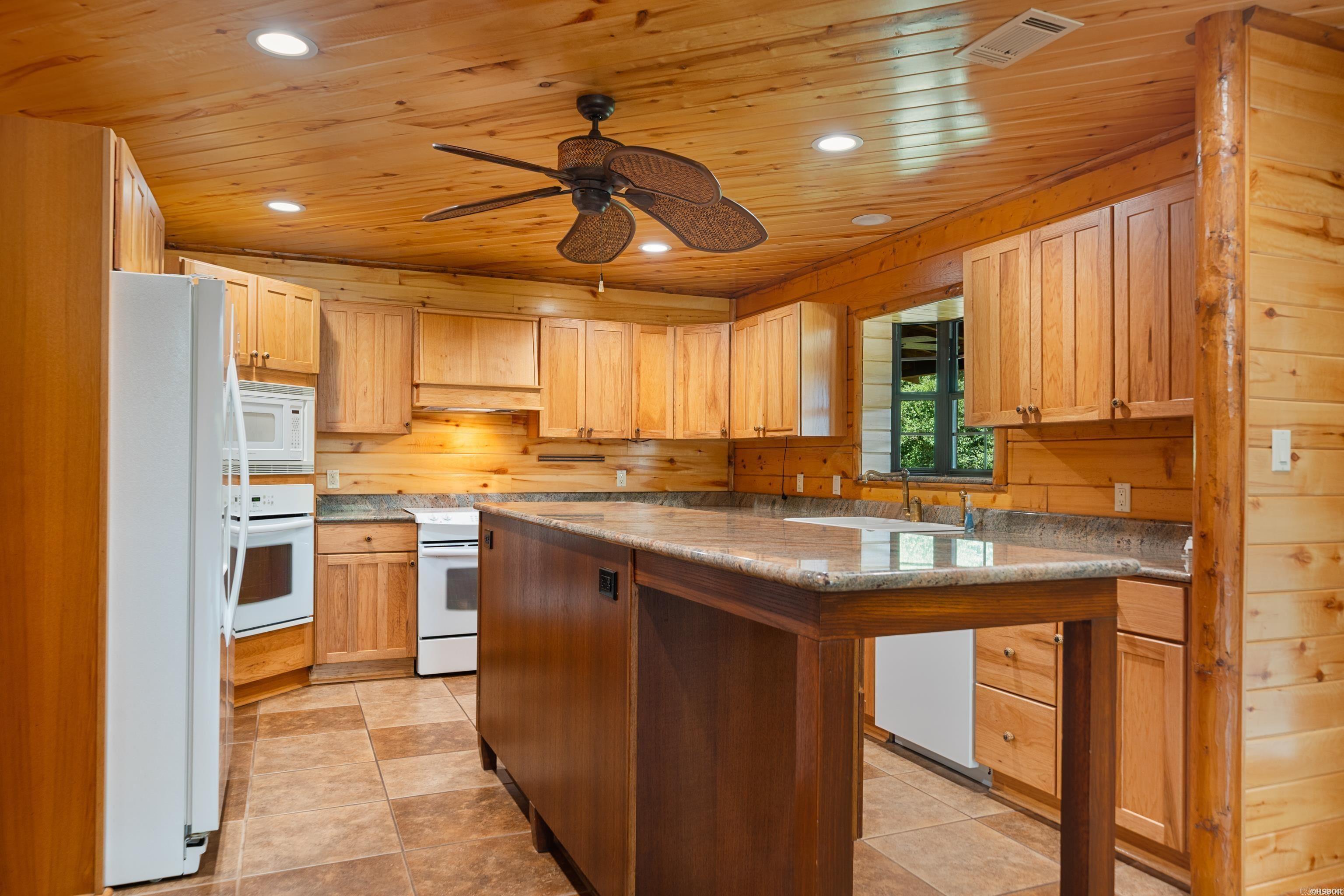 1646 Brady Mountain Road Royal, AR 71968