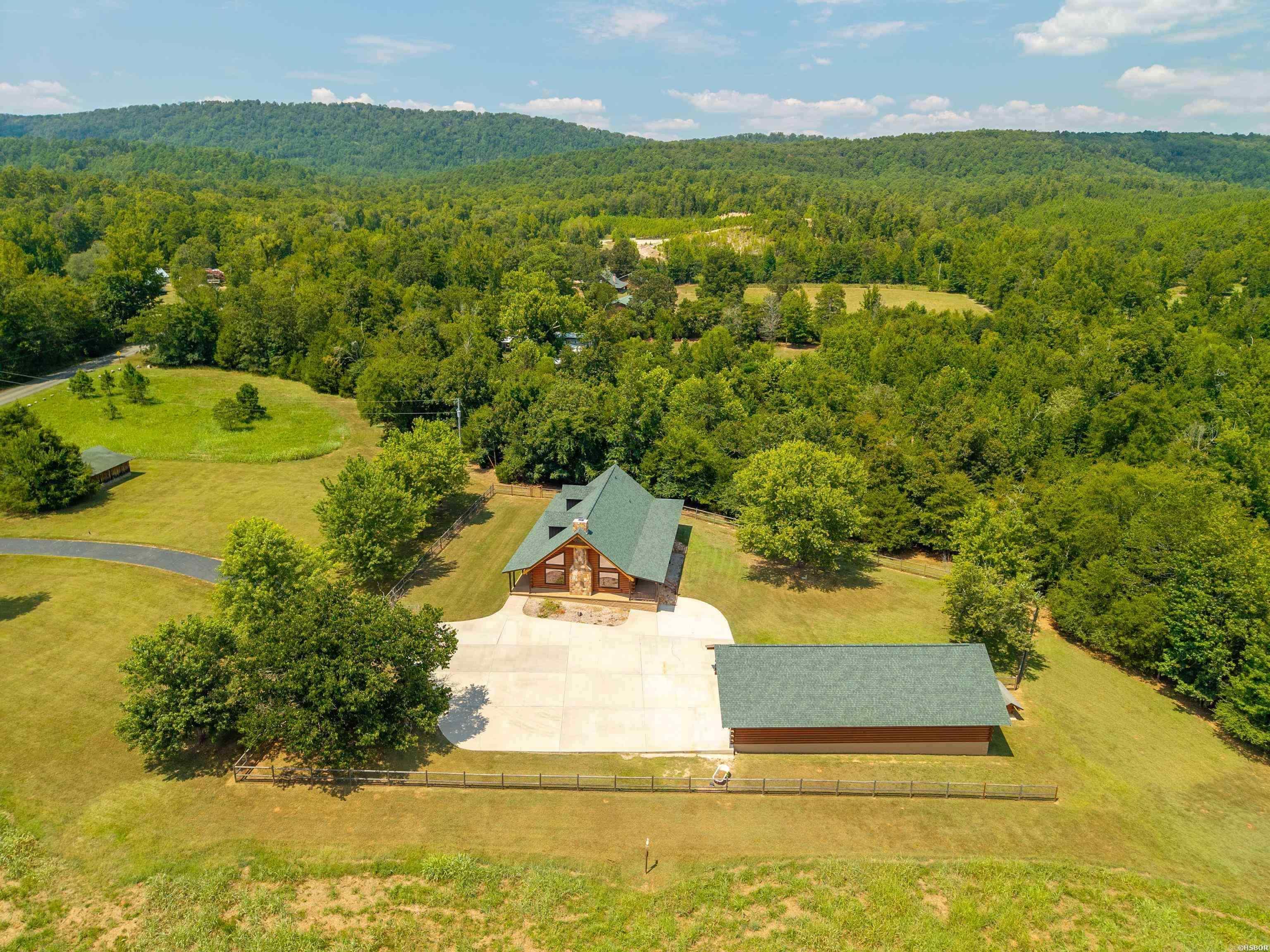 1646 Brady Mountain Road Royal, AR 71968