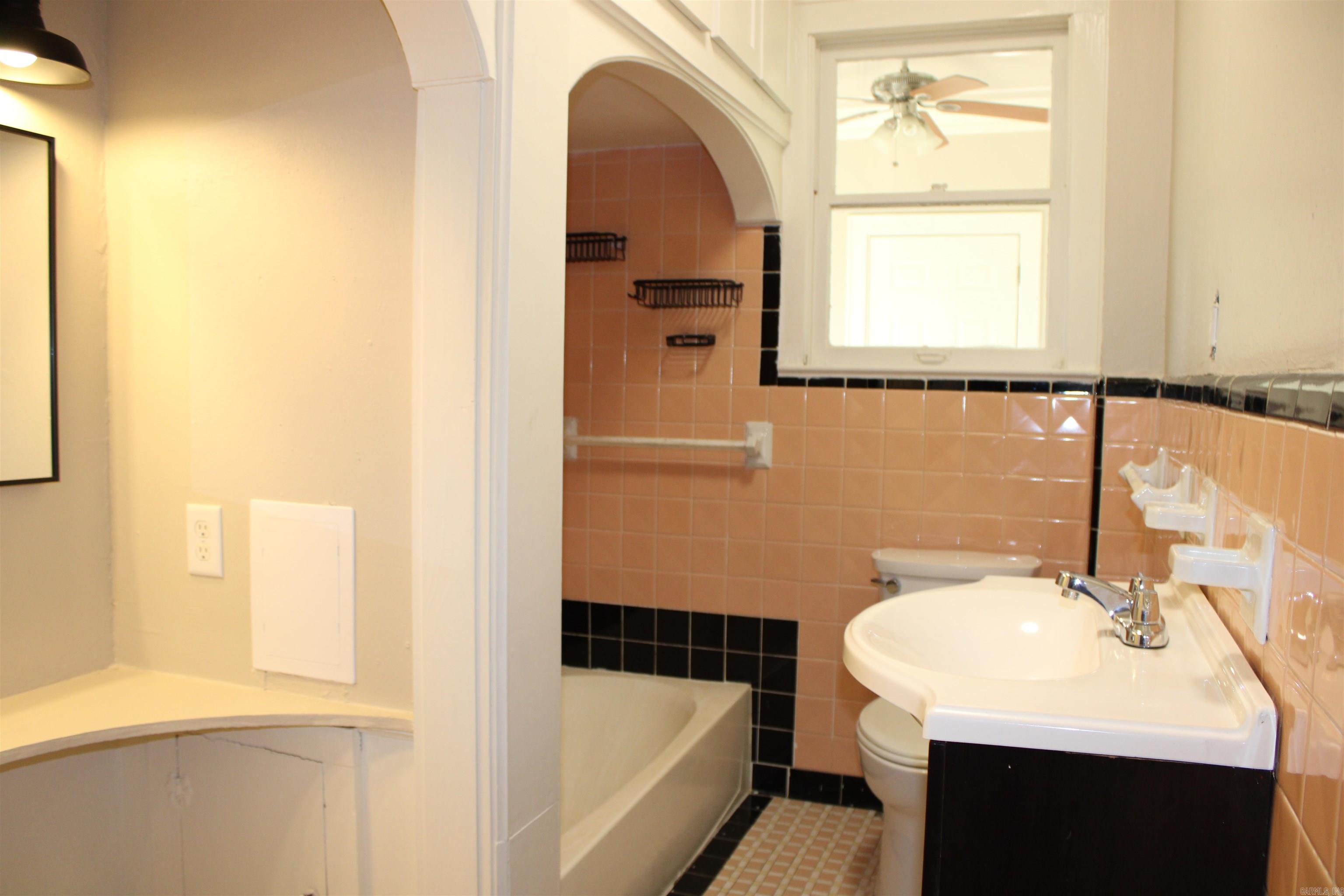 4302 E 9th St. Texarkana, AR 71854