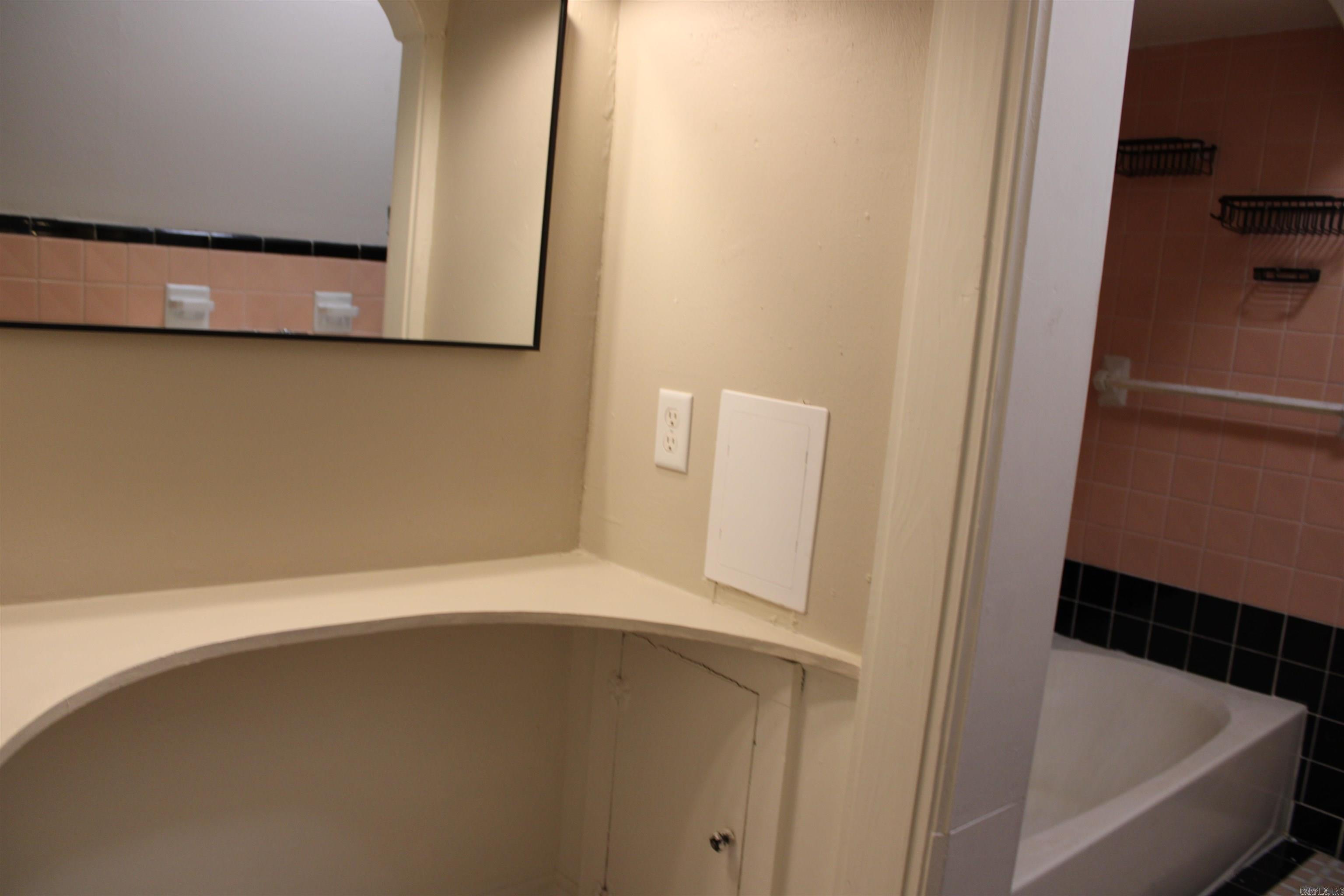 4302 E 9th St. Texarkana, AR 71854