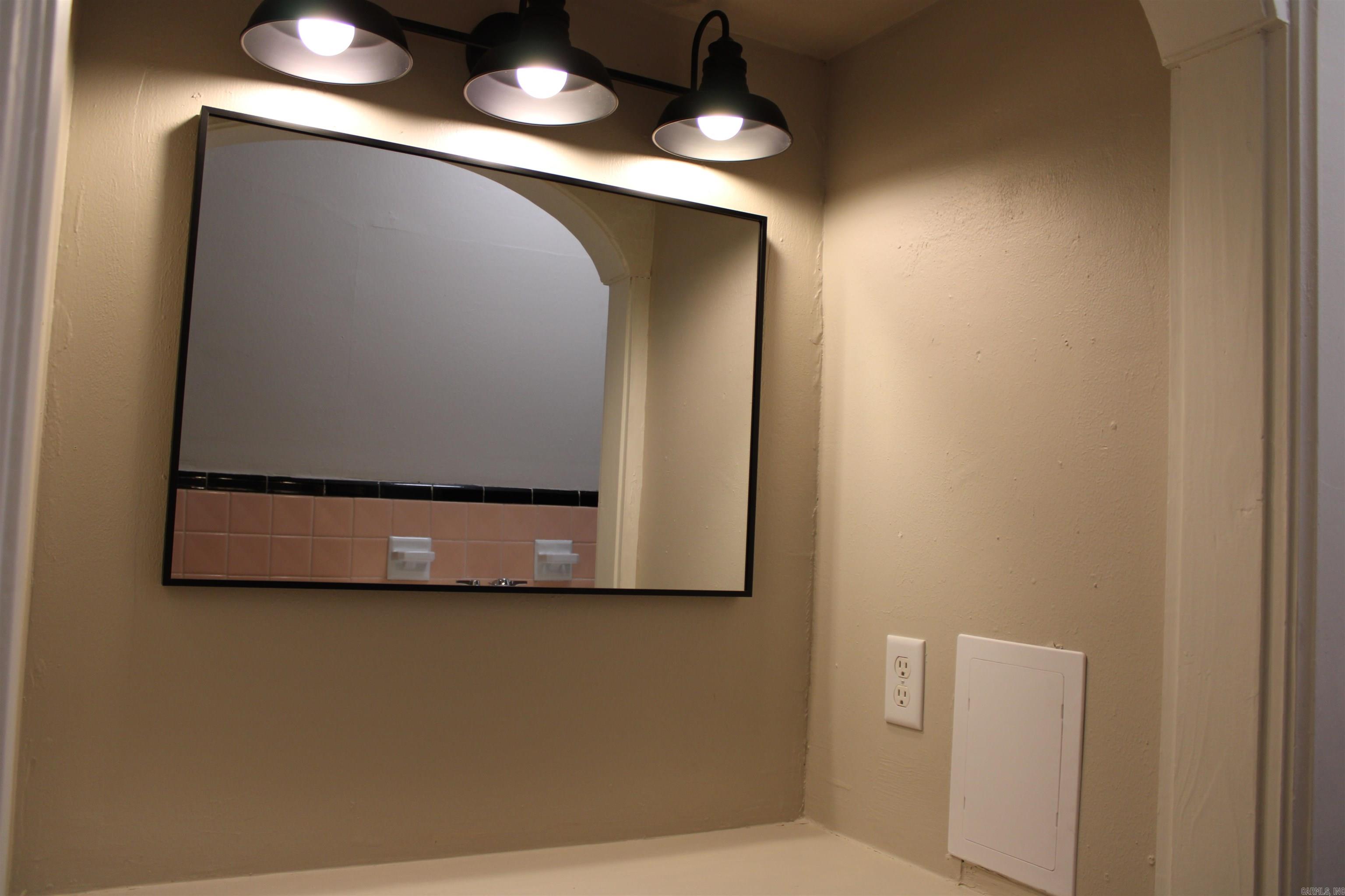 4302 E 9th St. Texarkana, AR 71854