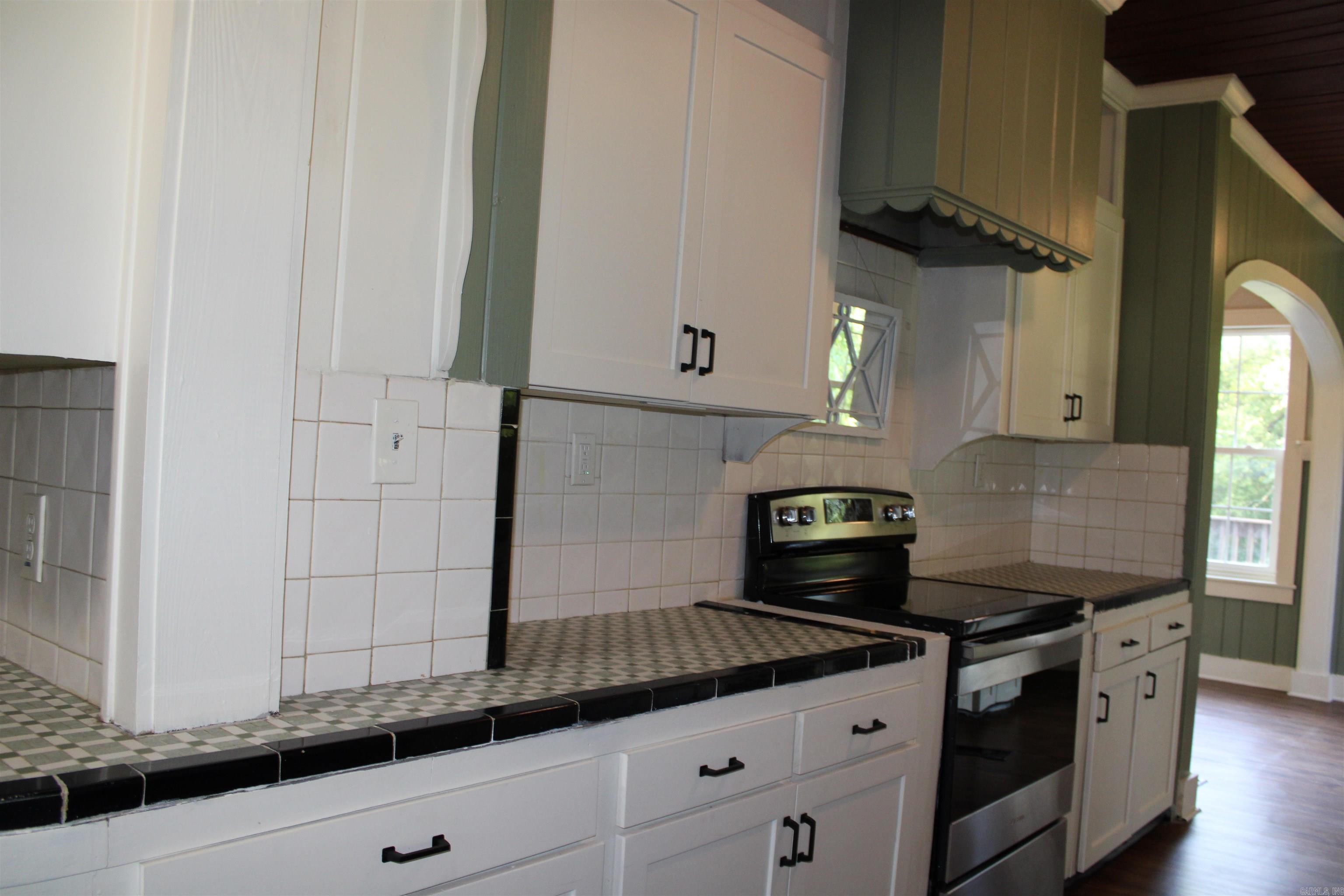 4302 E 9th St. Texarkana, AR 71854