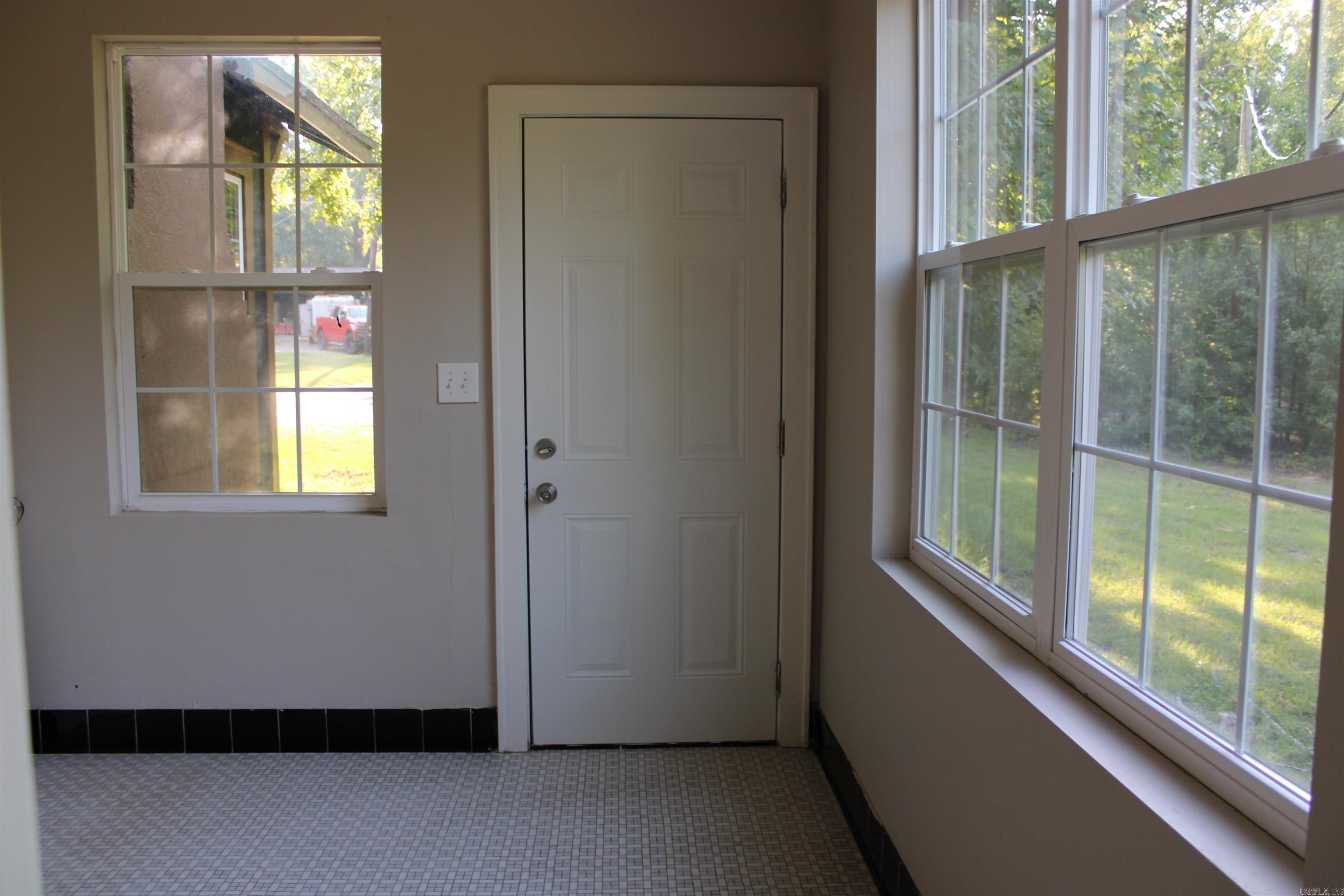 4302 E 9th St. Texarkana, AR 71854