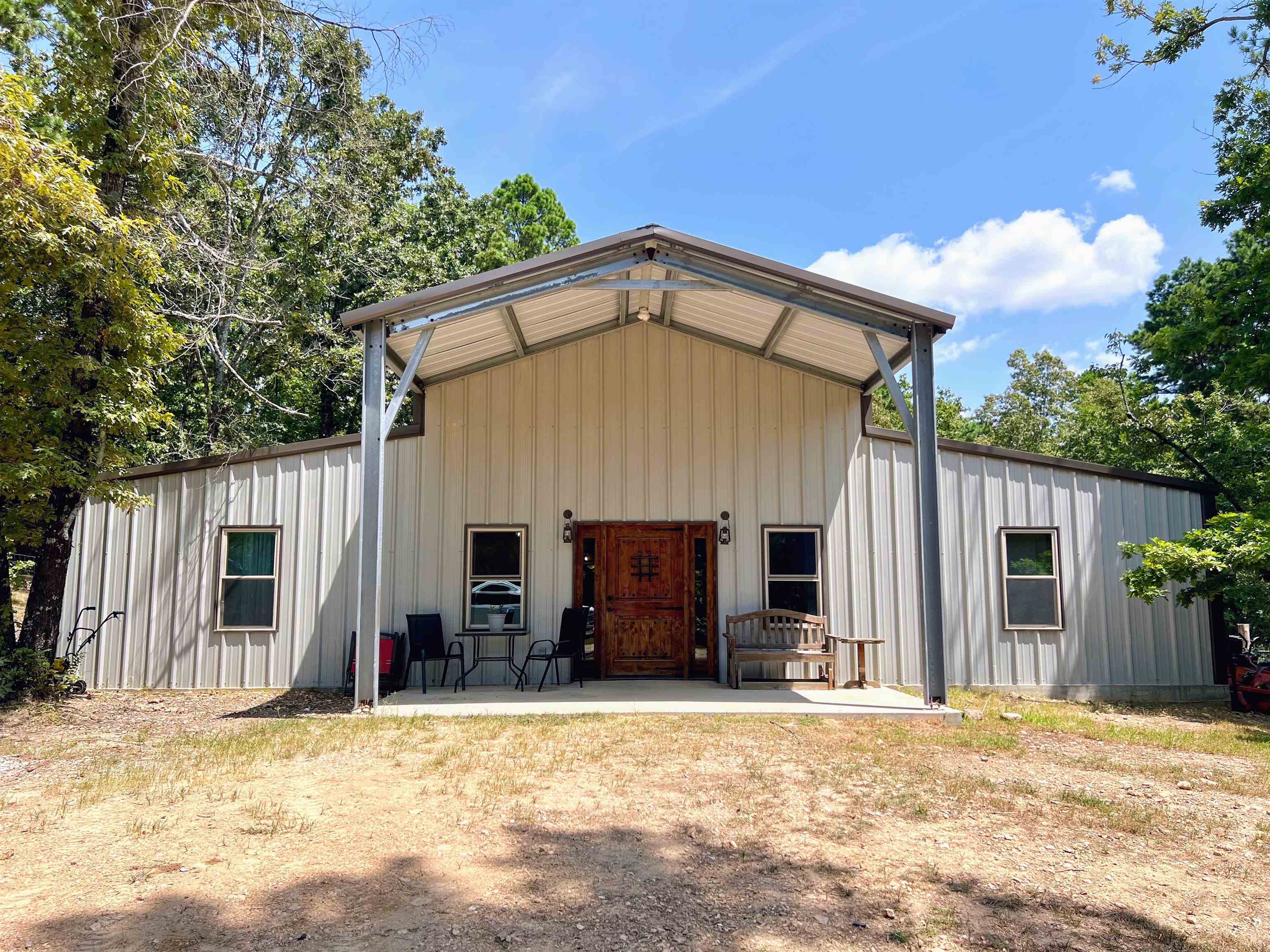 2510  Old Larkin  Melbourne, AR