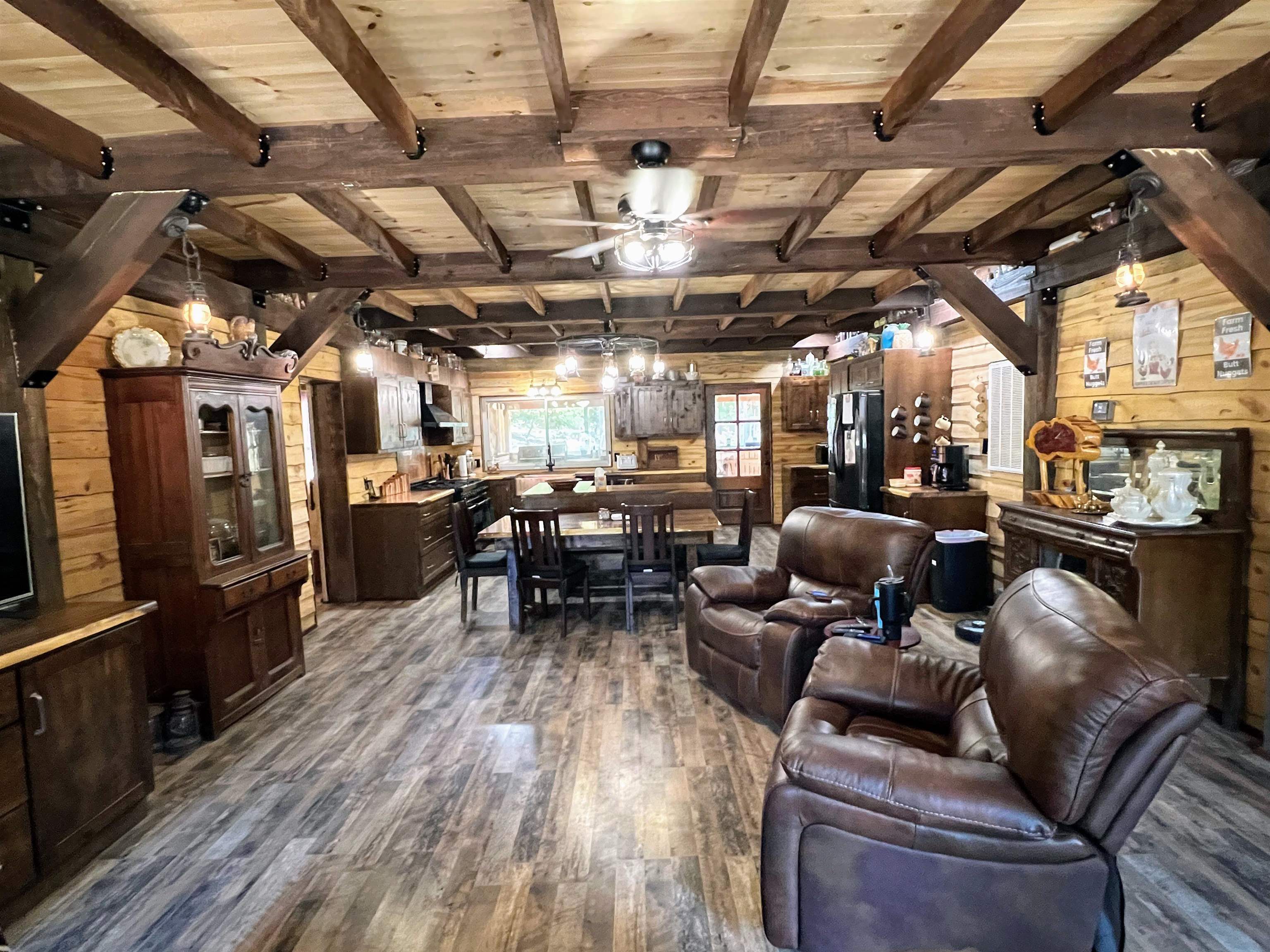 2510 Old Larkin  Melbourne, AR