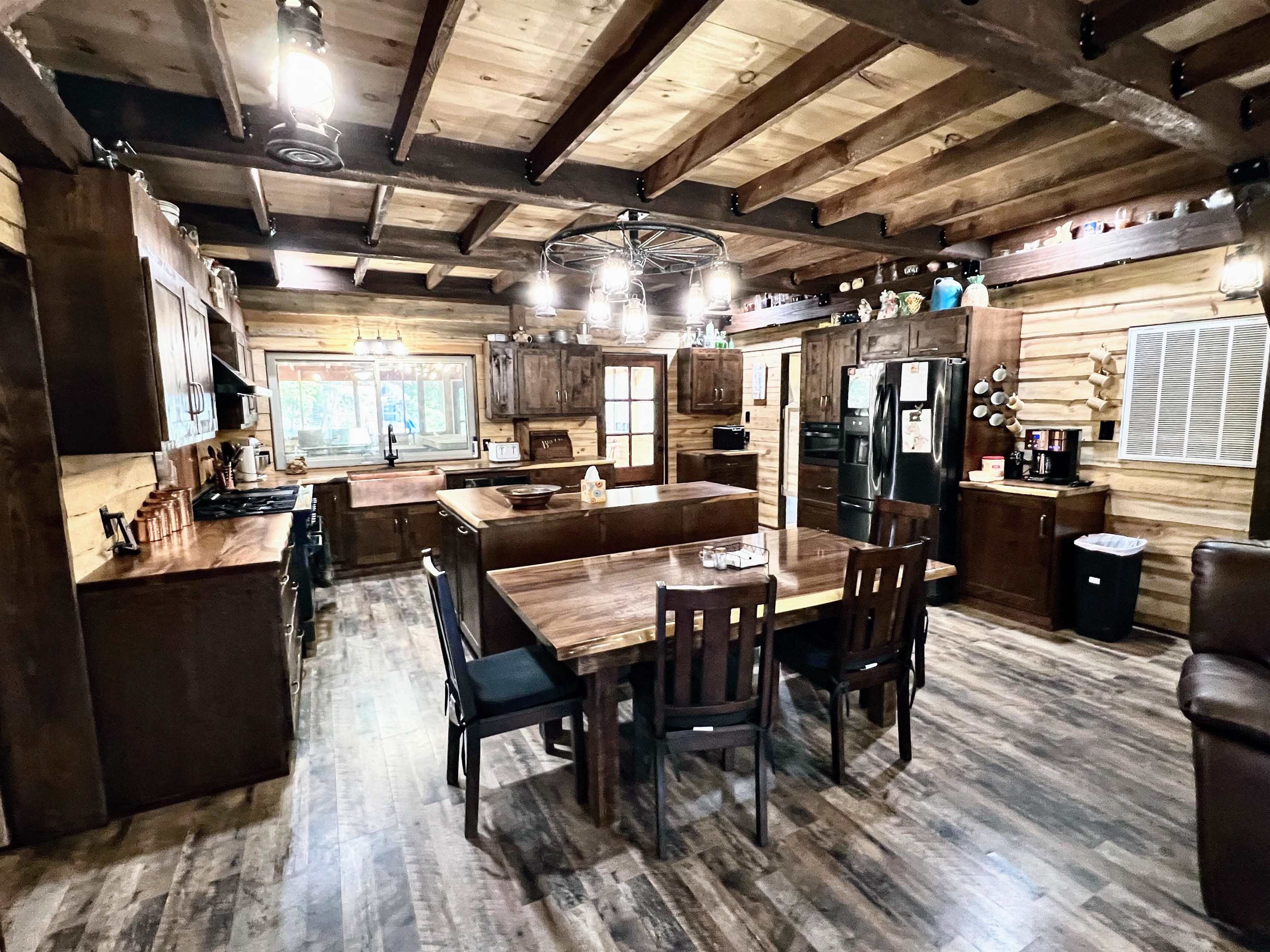 2510 Old Larkin  Melbourne, AR