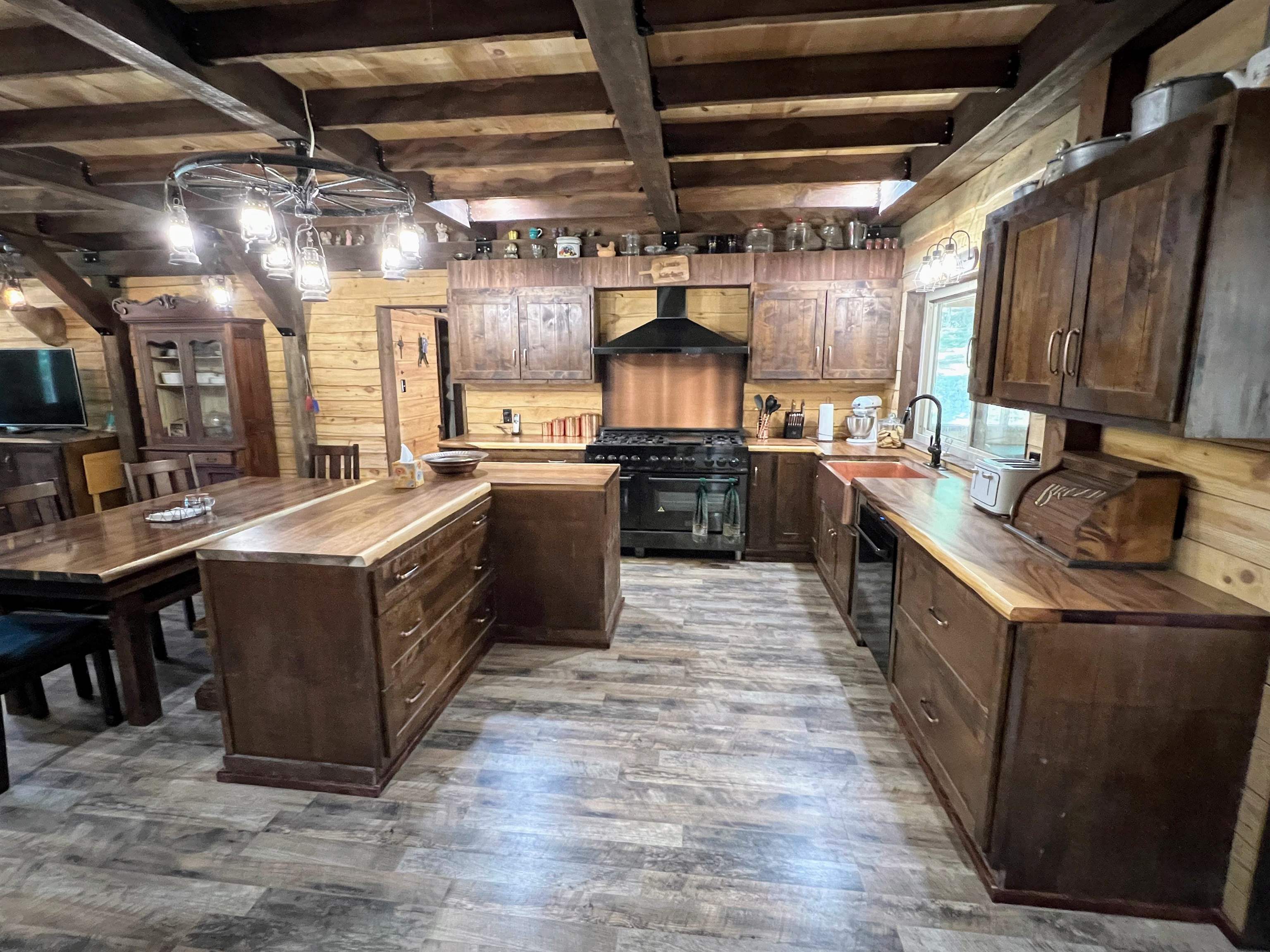 2510 Old Larkin  Melbourne, AR