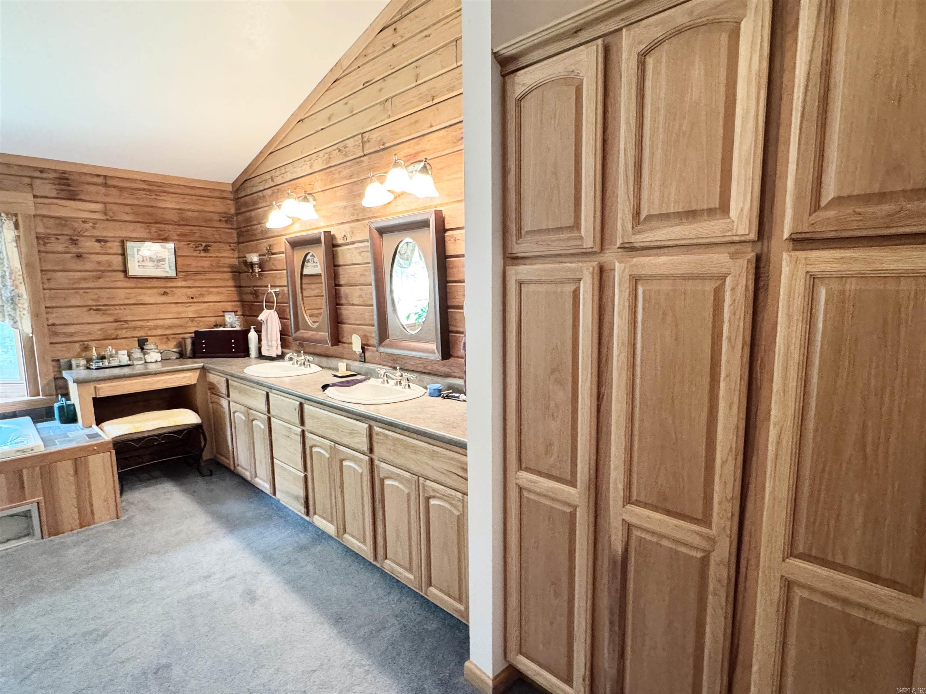 4003 Sunny Fox Rd  Mountain View, AR