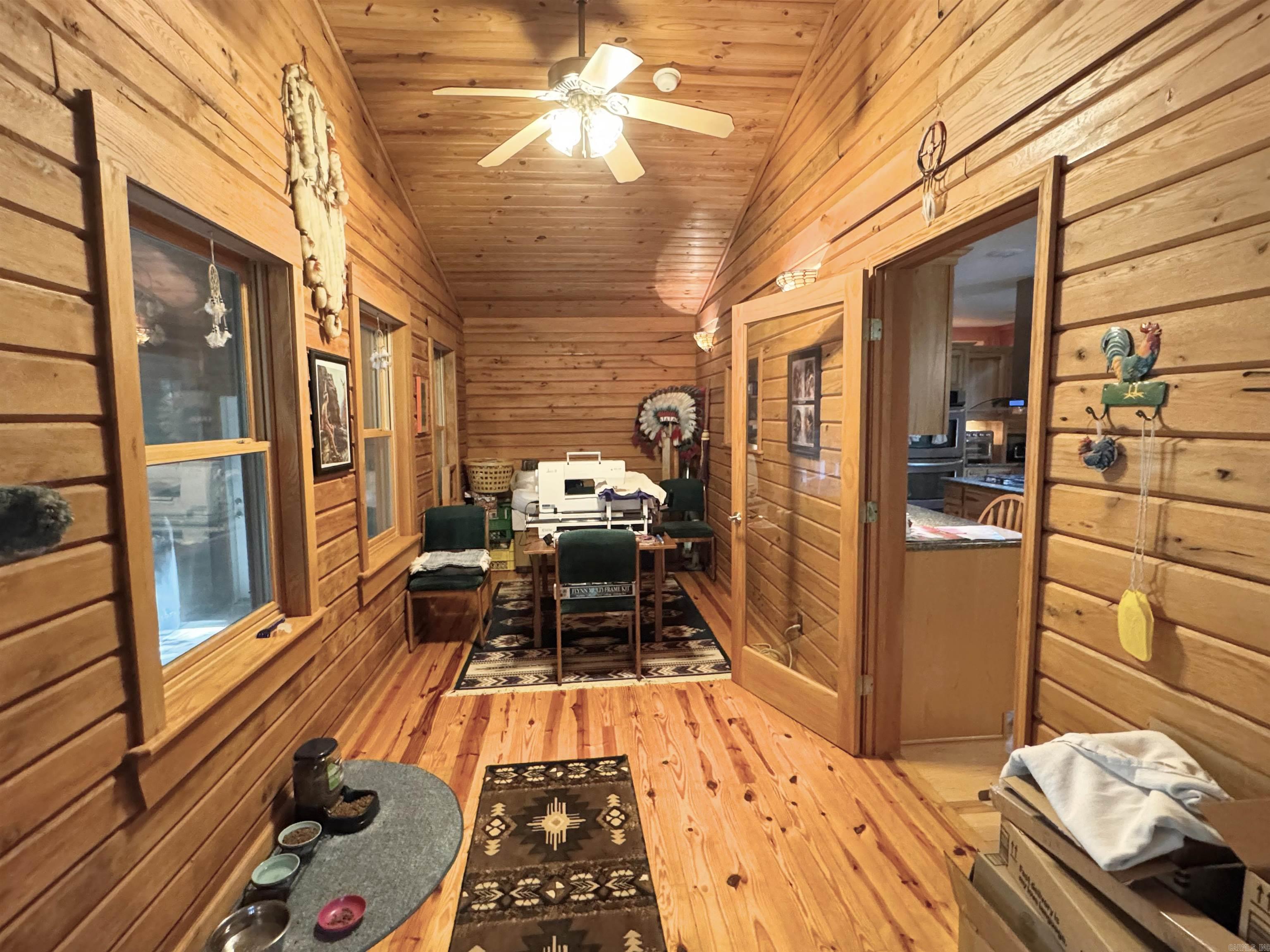 4003 Sunny Fox Rd  Mountain View, AR