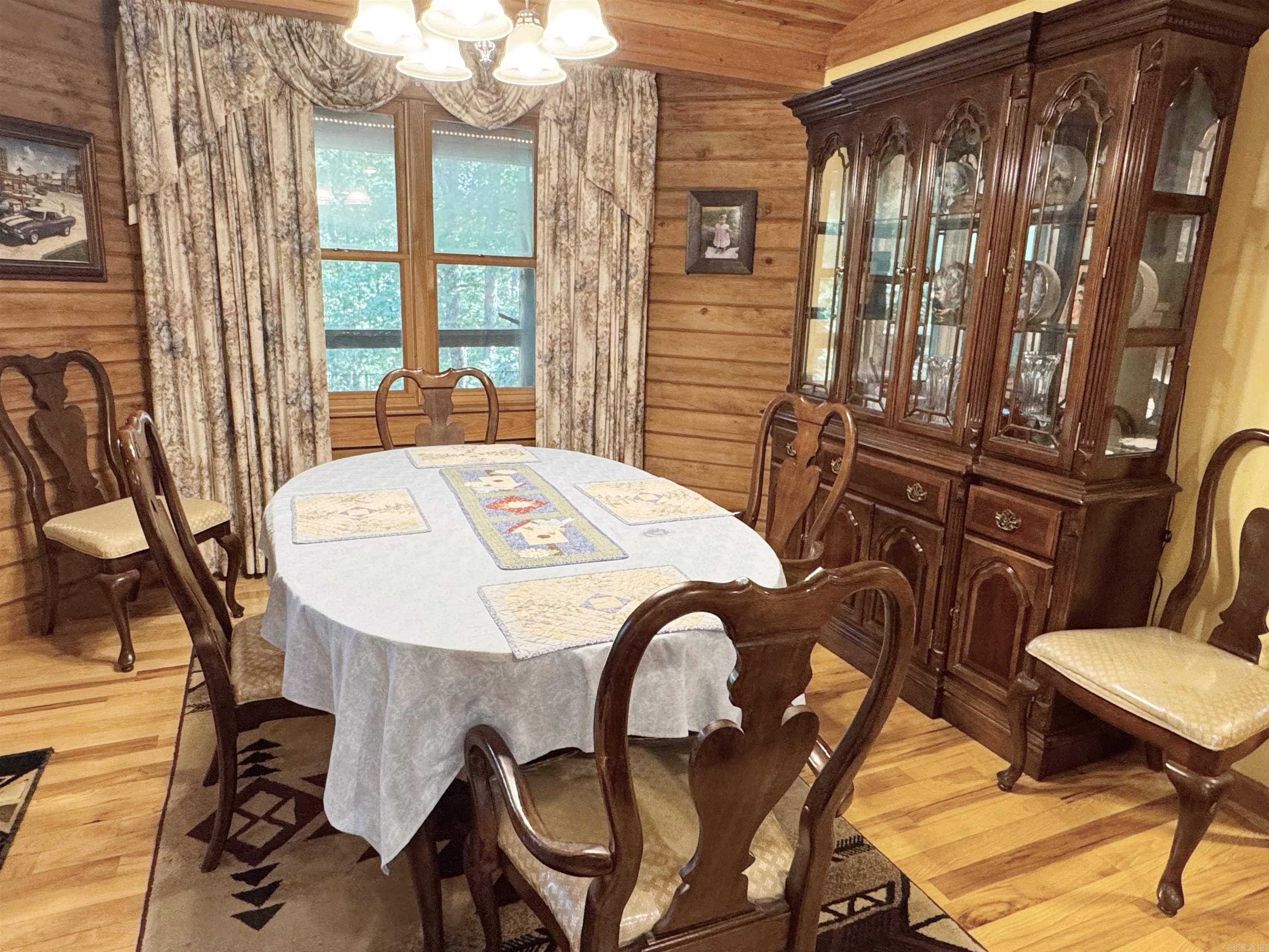 4003 Sunny Fox Rd  Mountain View, AR