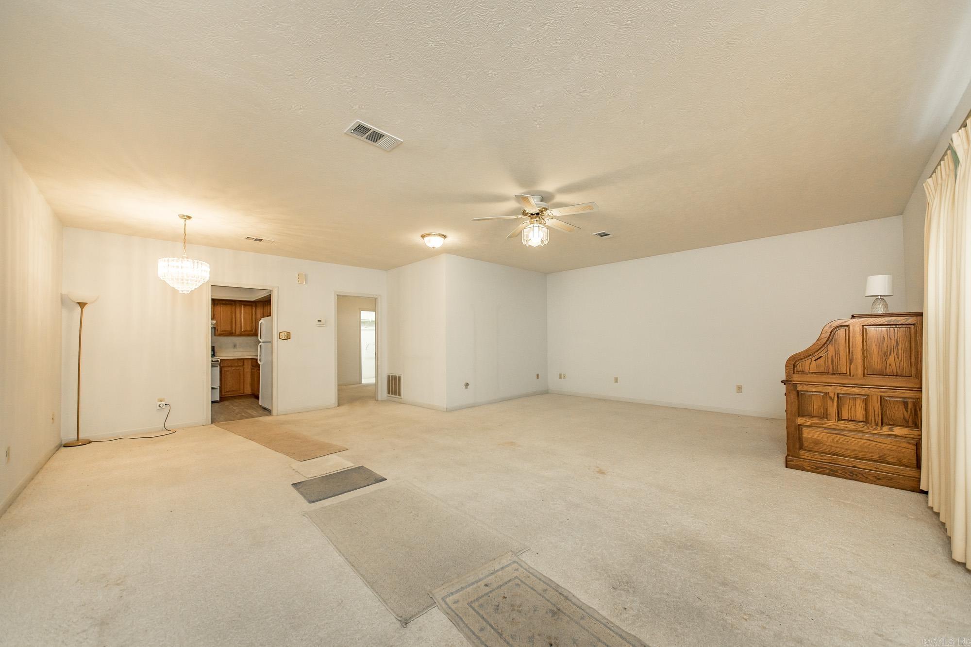 1003 E Homan England, AR 72046