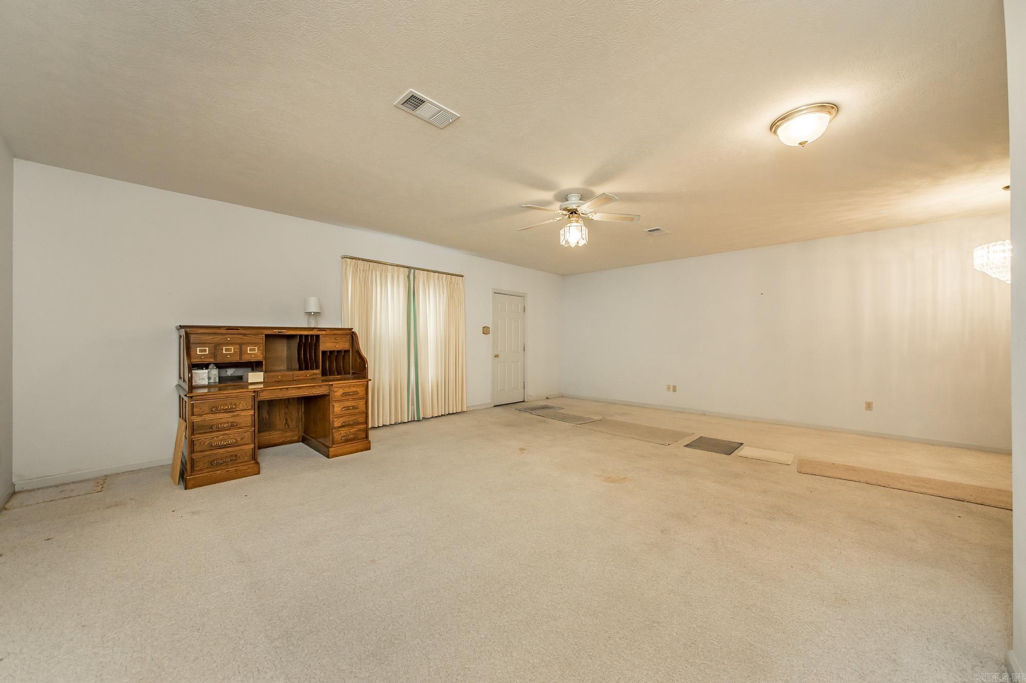 1003 E Homan England, AR 72046