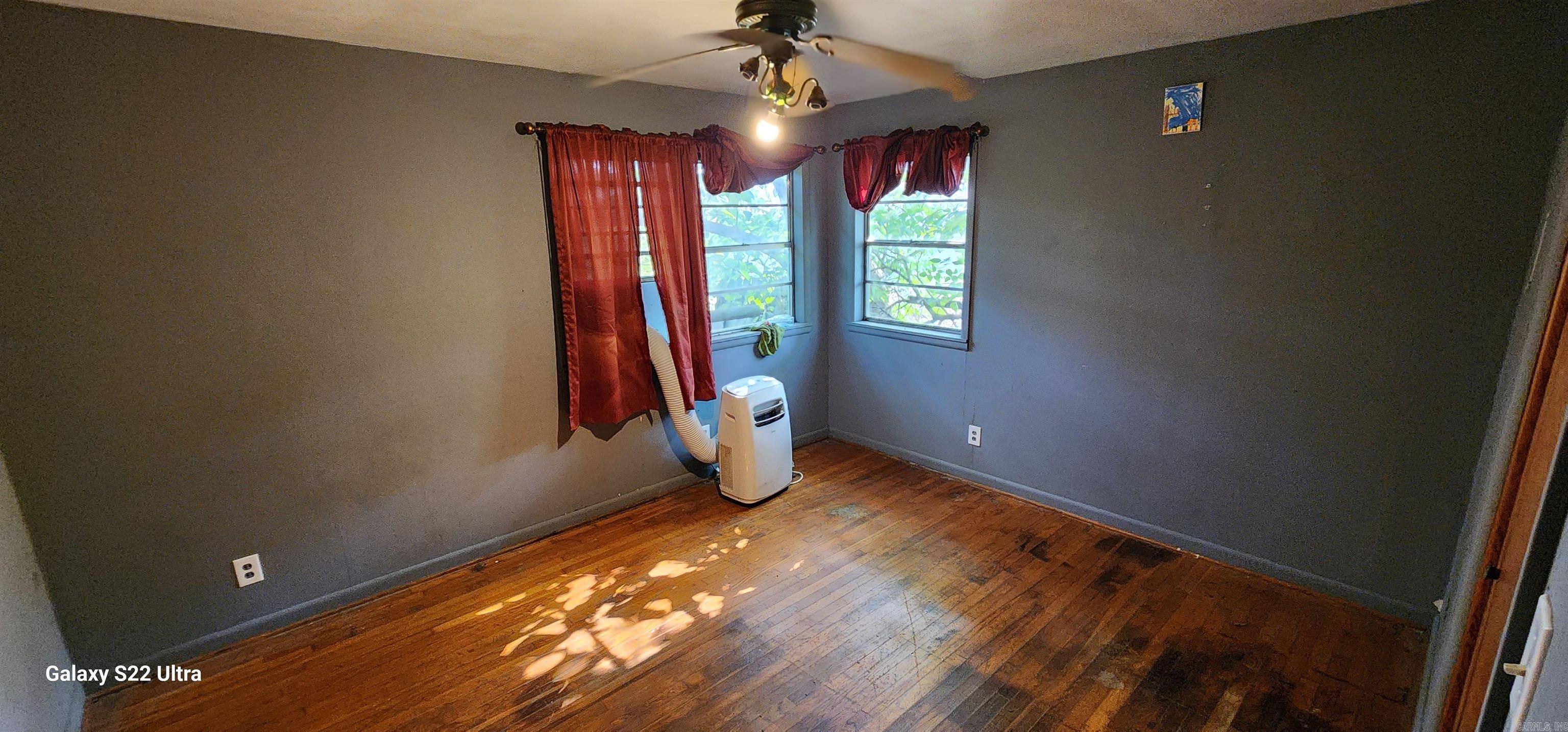 2710 E Walnut Street Paris, AR 72855