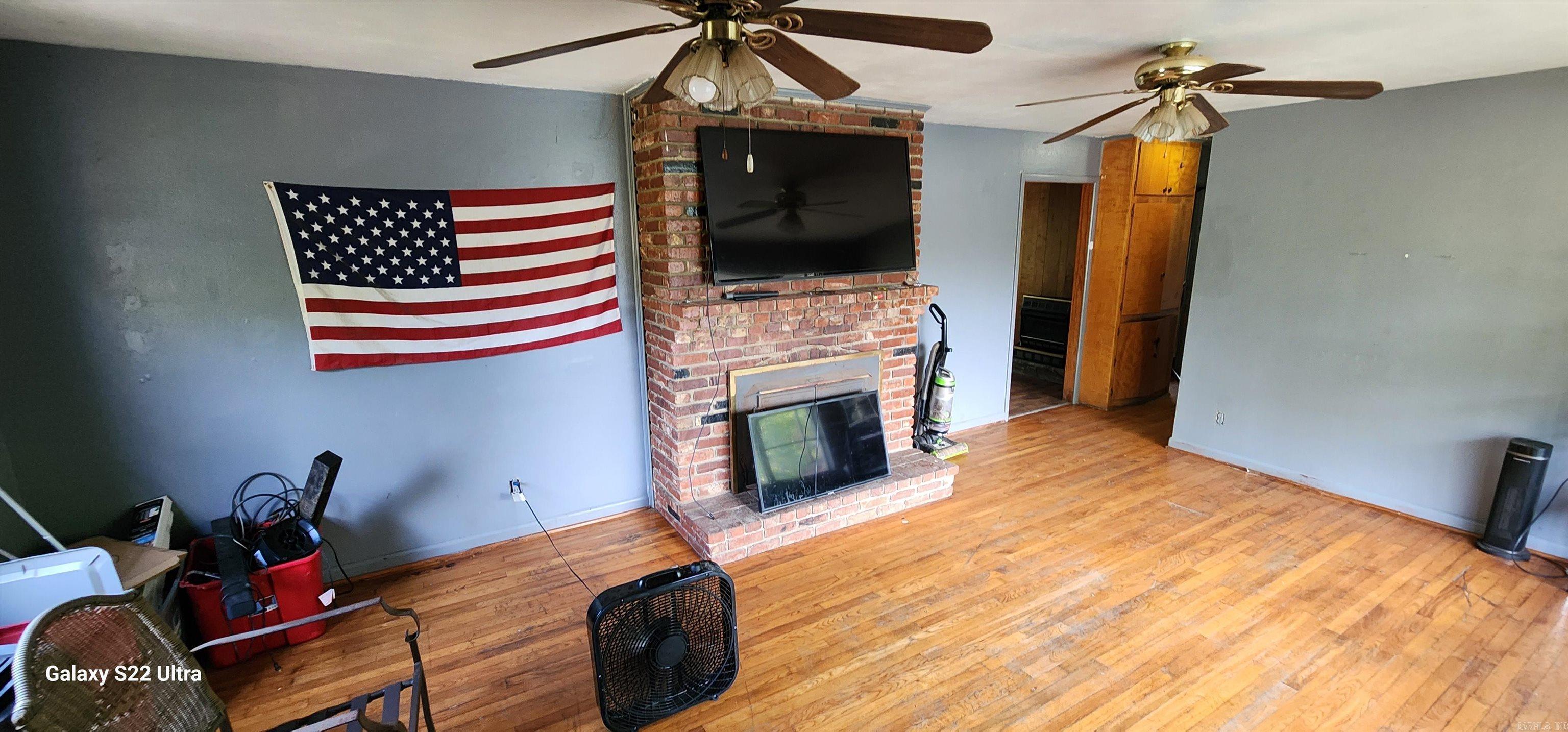 2710 E Walnut Street Paris, AR 72855