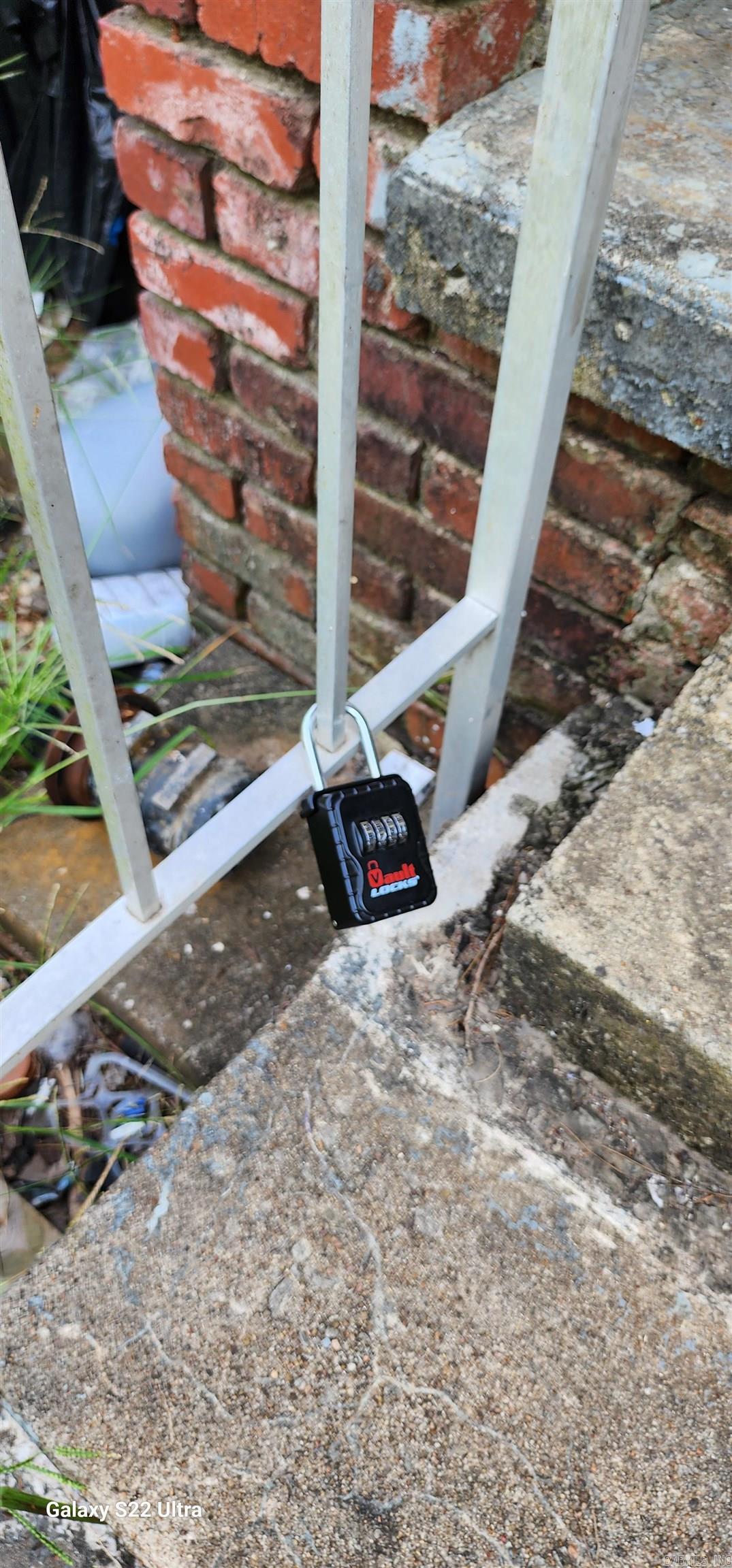 2710 E Walnut Street Paris, AR 72855