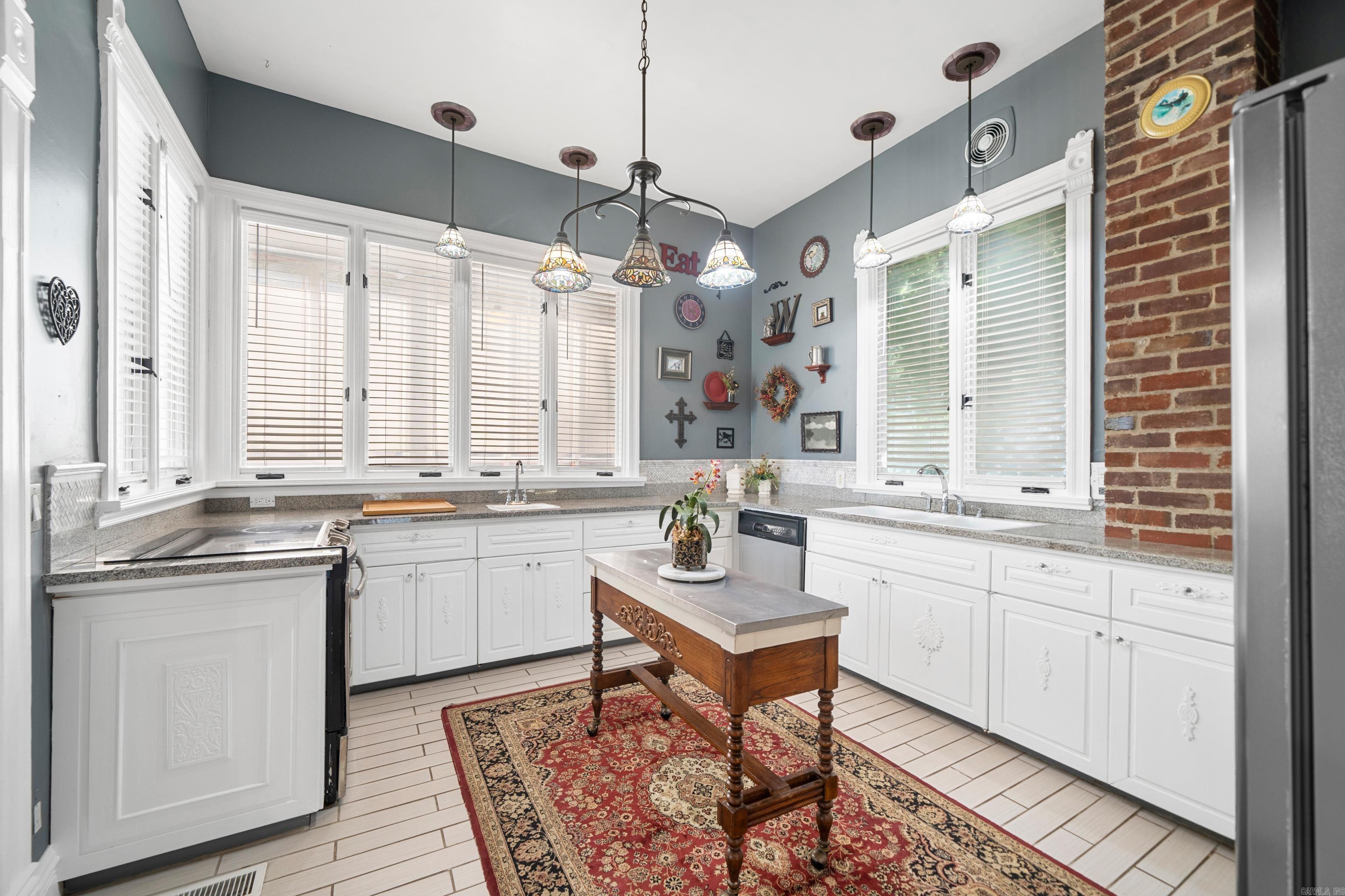 734 Park Avenue Hot Springs, AR 71901