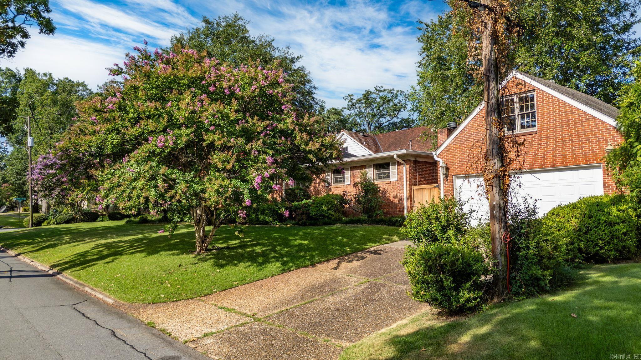 5100 Country Club  Little Rock, AR