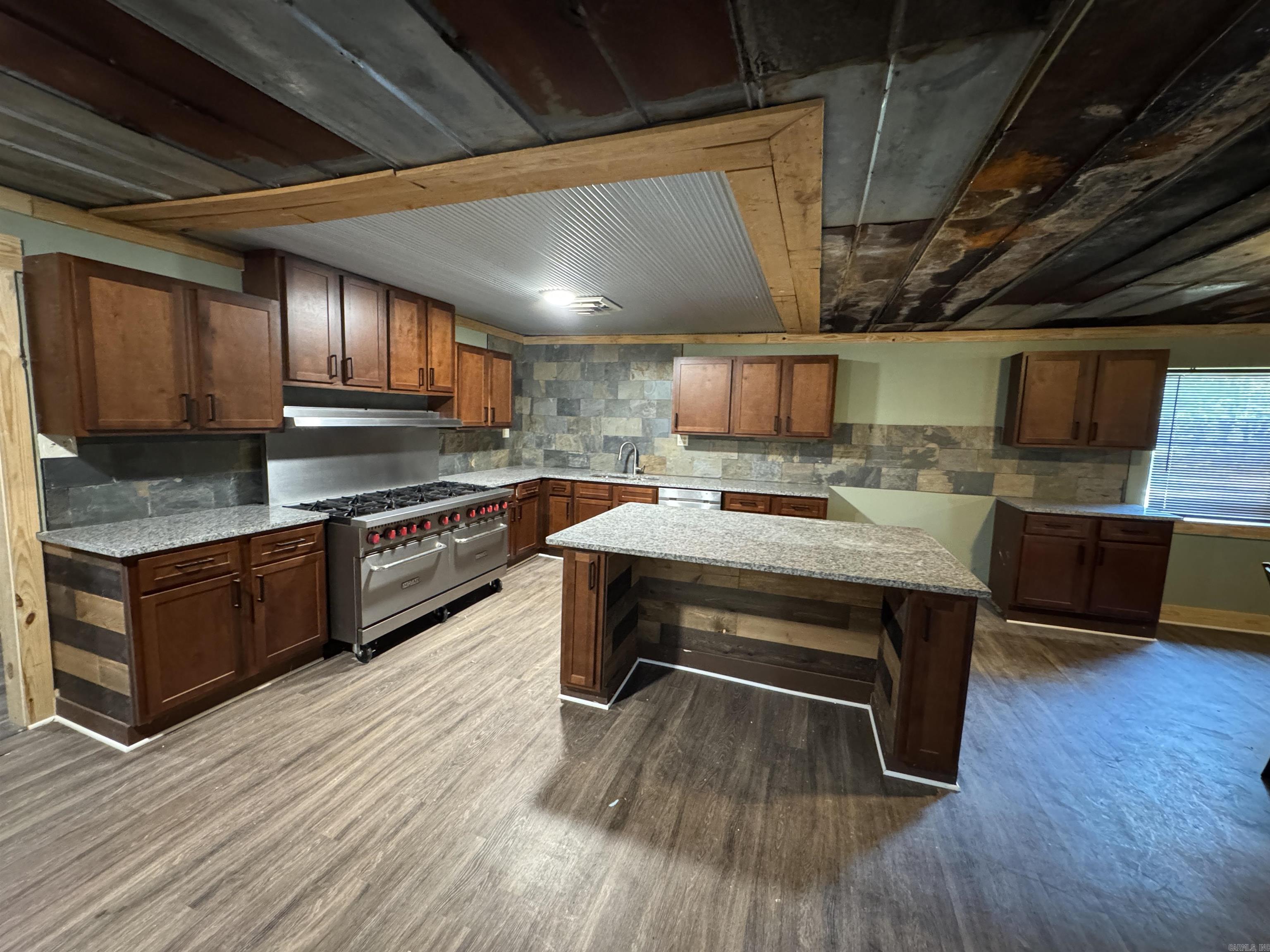 20 County Road 505  Fair Oaks, AR