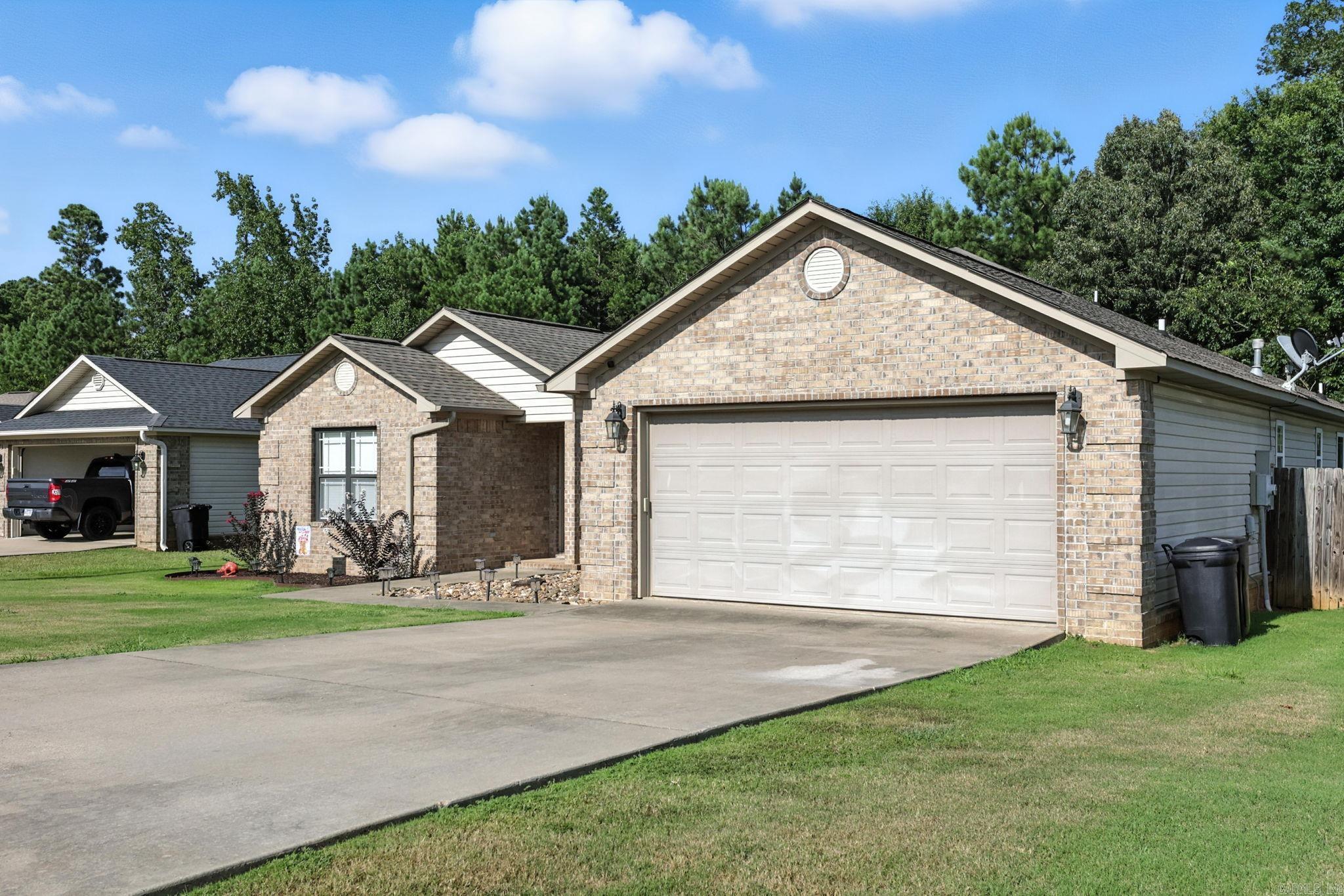 6 smokey ridge Court Sheridan, AR 72150