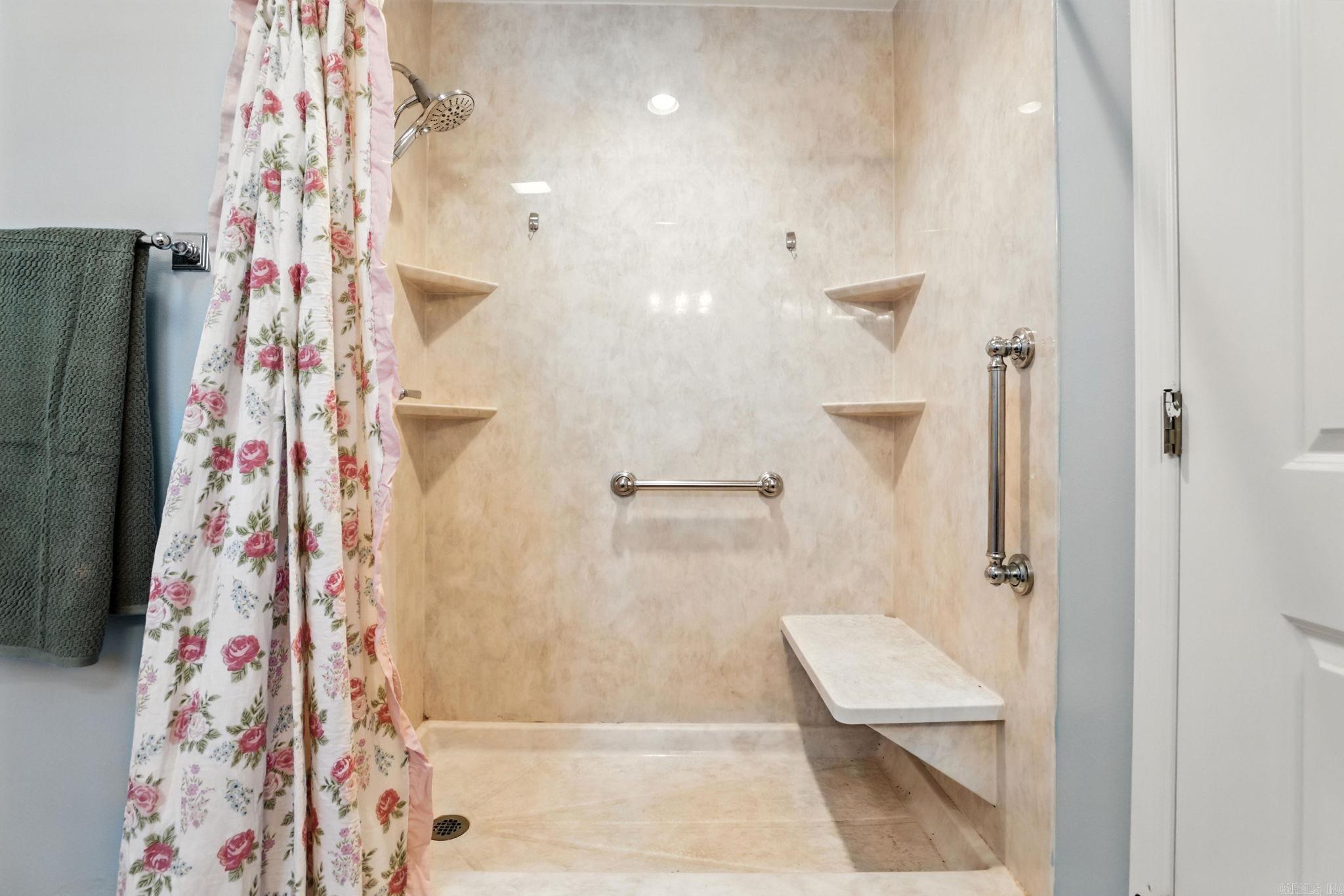 6 smokey ridge Court Sheridan, AR 72150