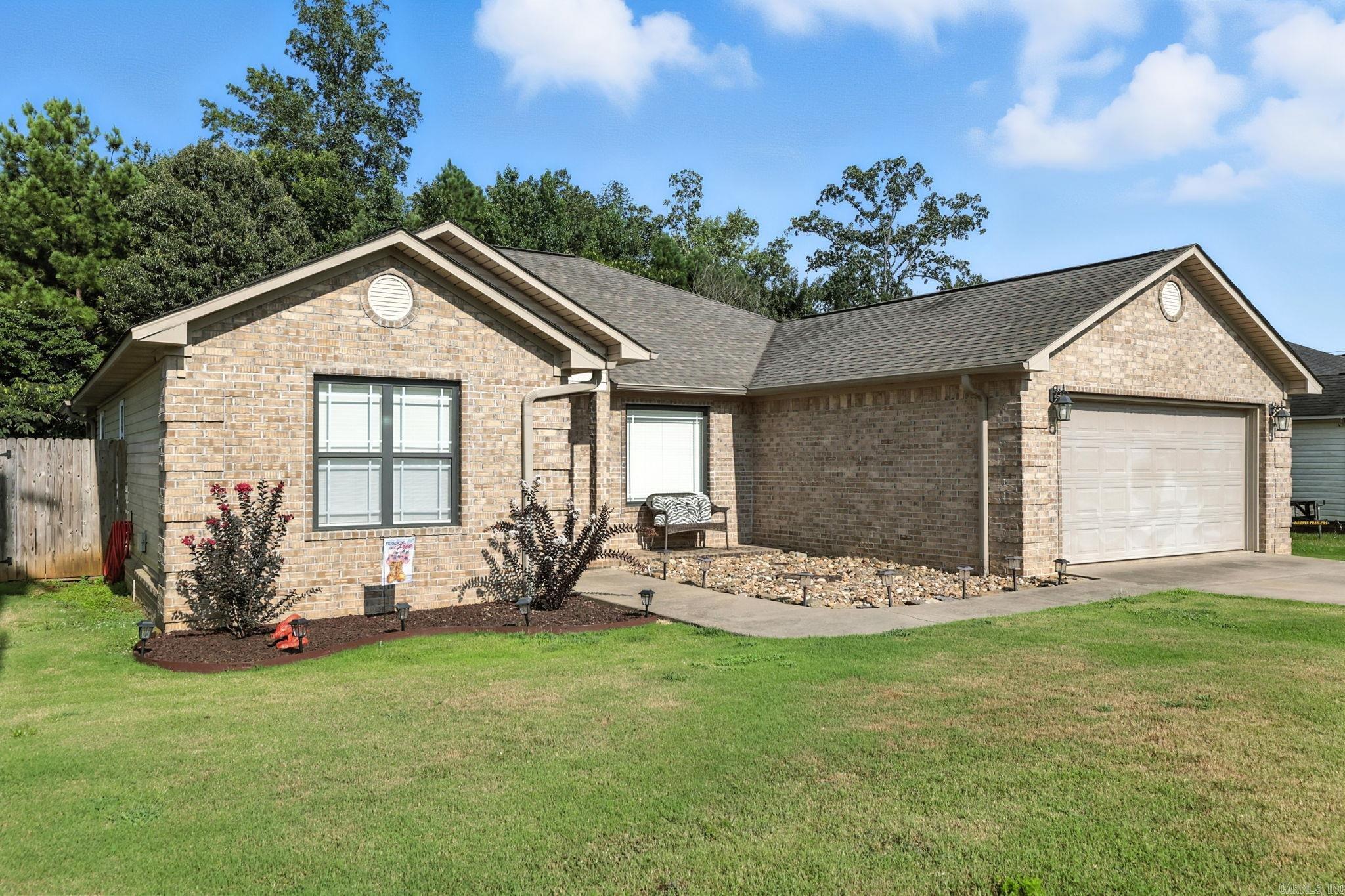 6 smokey ridge Court Sheridan, AR 72150
