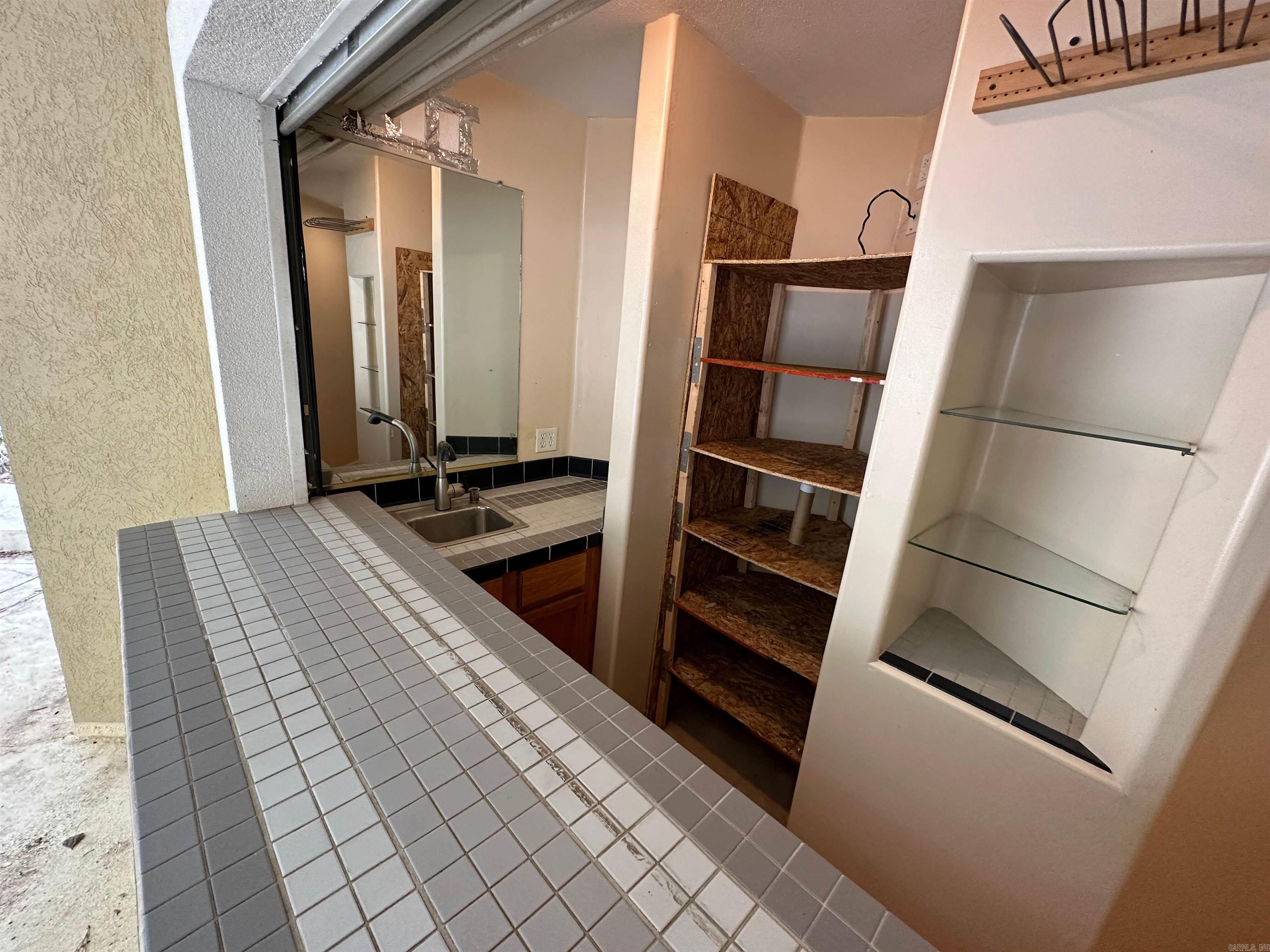 1906 Carolyn  Jonesboro, AR