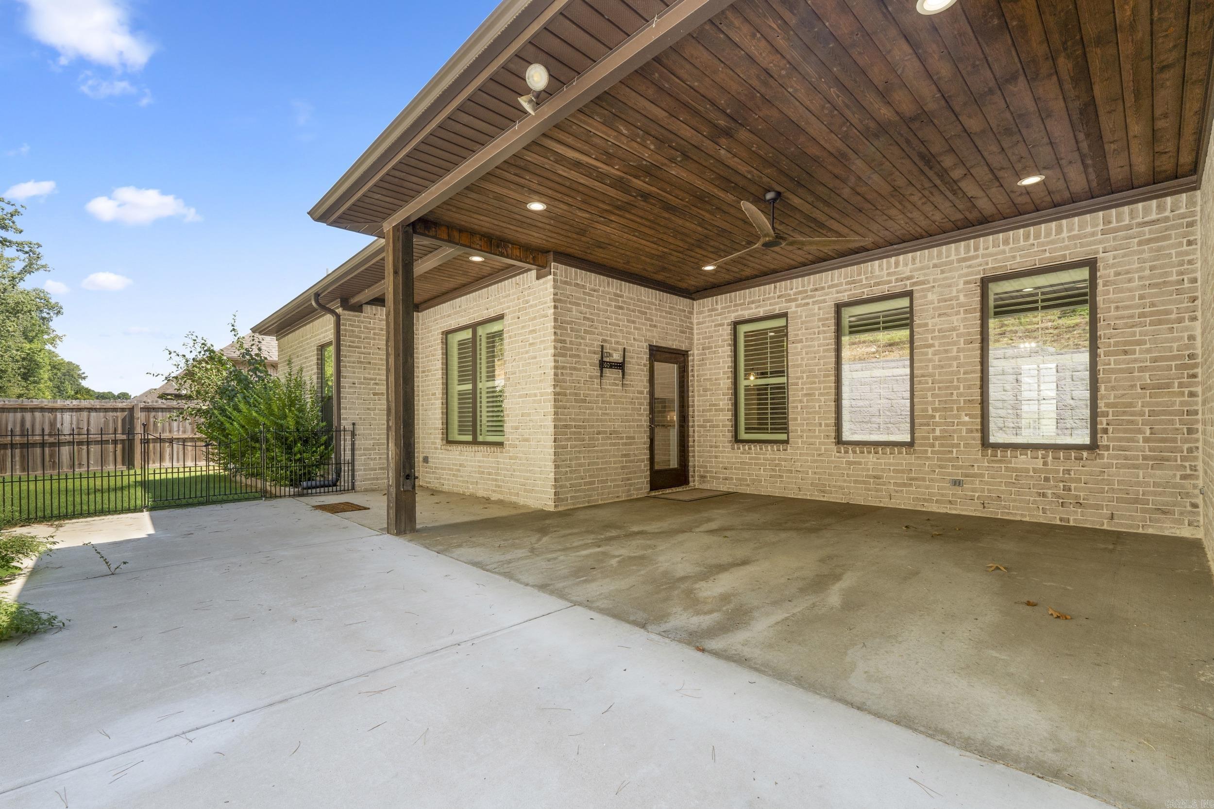 7901 S Shoreline Boulevard Benton, AR 72019