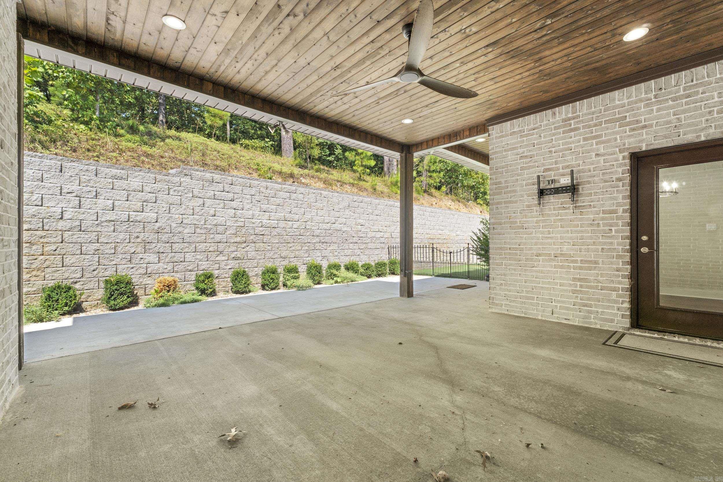 7901 S Shoreline Boulevard Benton, AR 72019